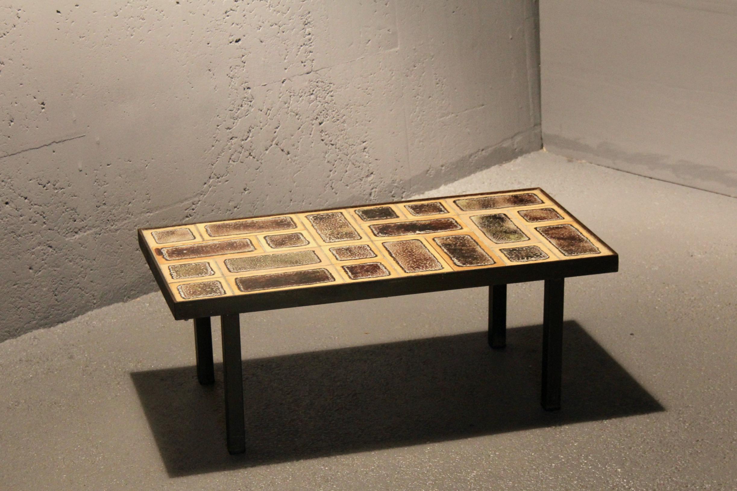 Mesa de centro de cerámica firmada 