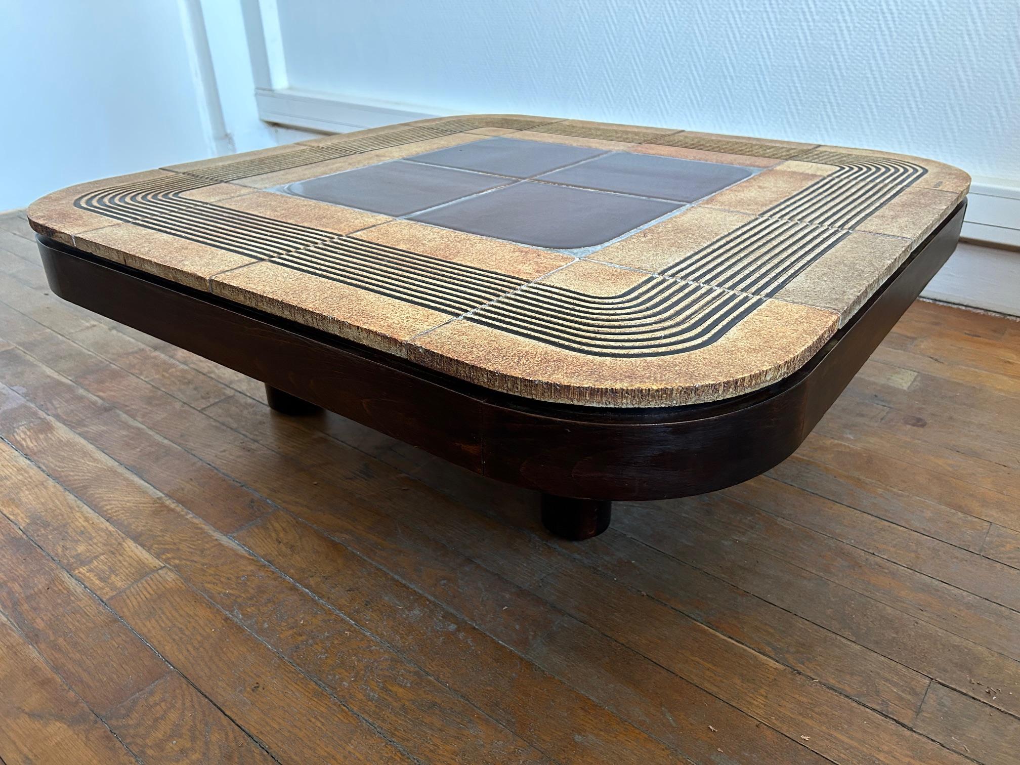 Ceramic coffee table 