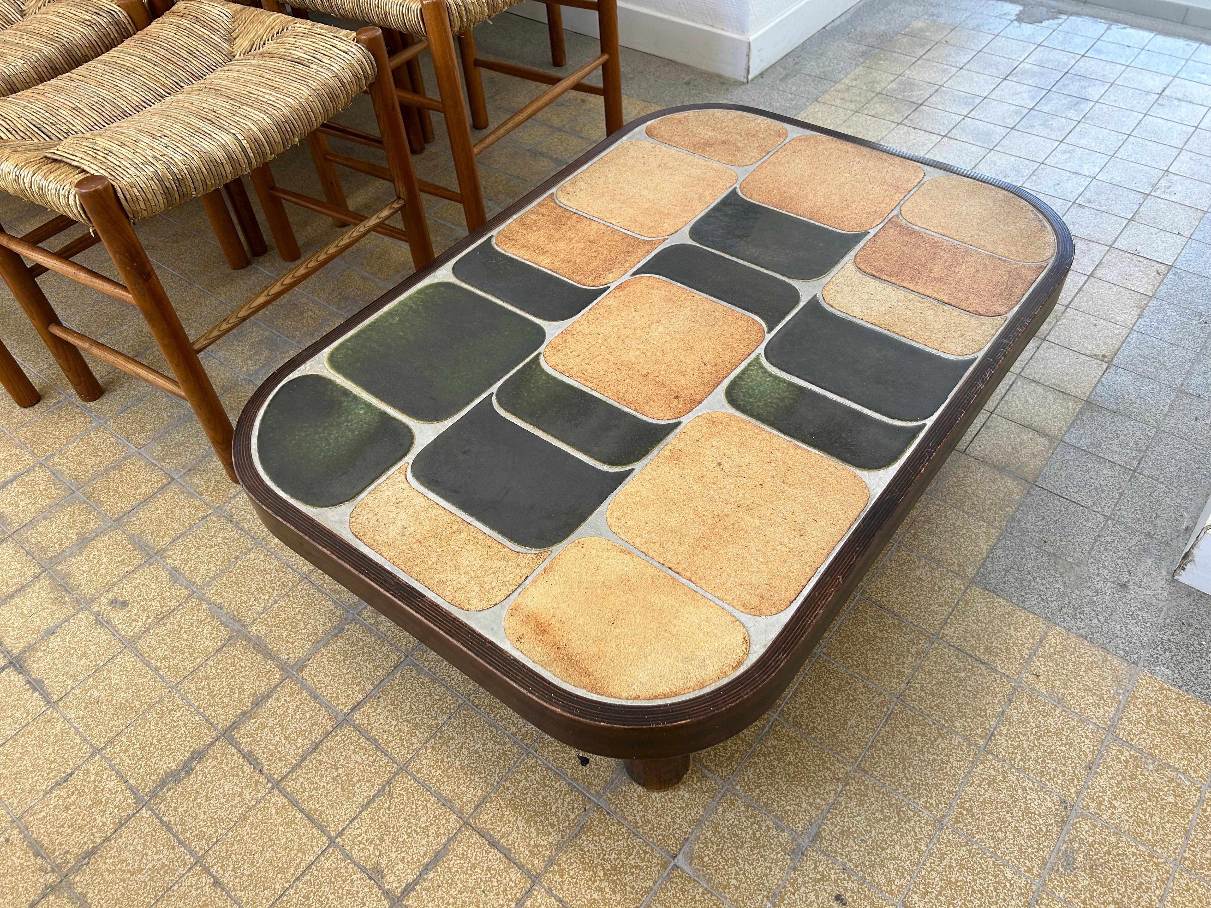 Petite table basse Shogun de Roger Capron
Plateau en céramique et pieds en bois - rare avec ce matériau
1960's