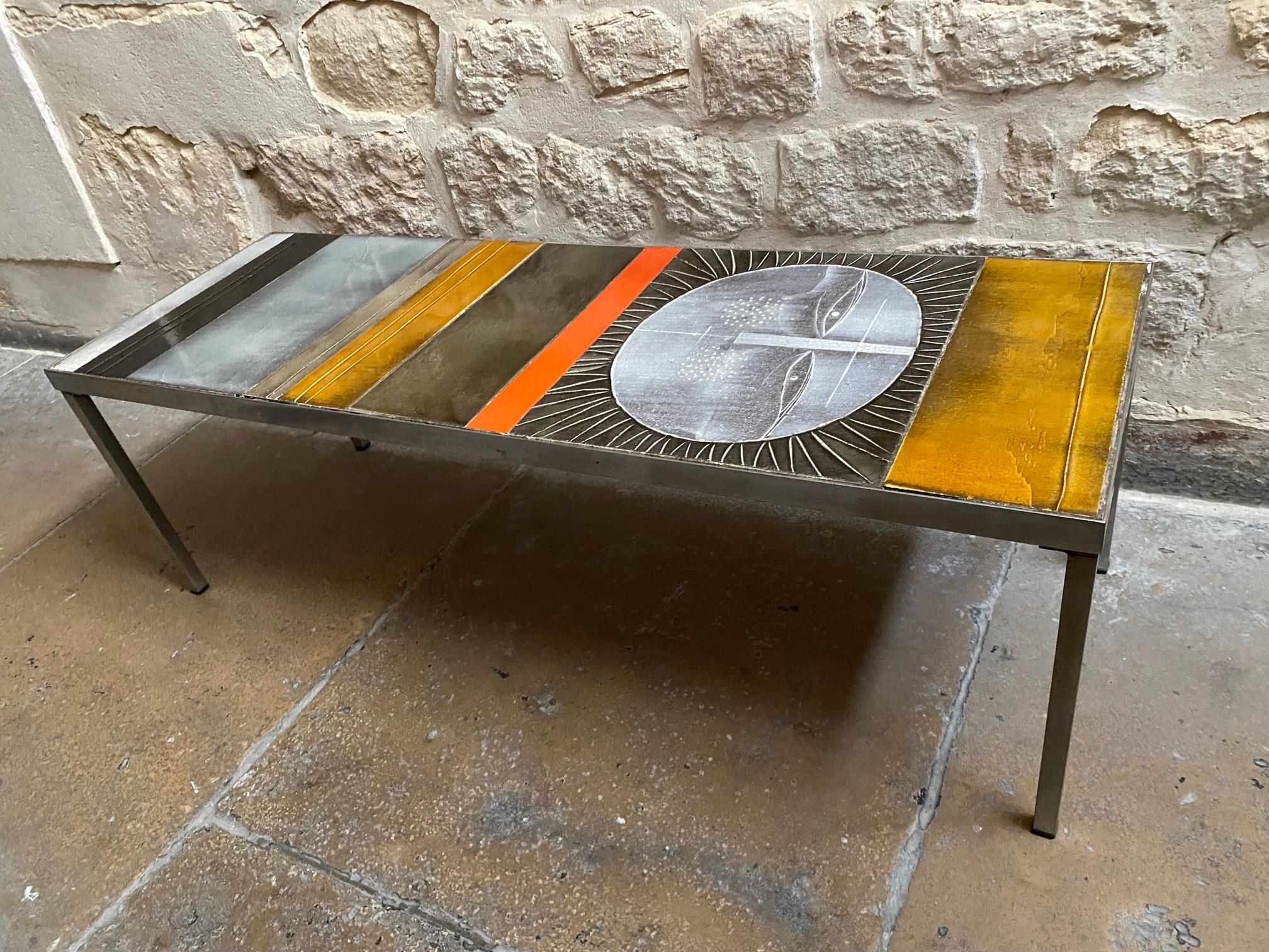 Table basse en céramique « Soleil » de Roger Capron, Vallauris, France, années 1960 Bon état - En vente à Paris, FR