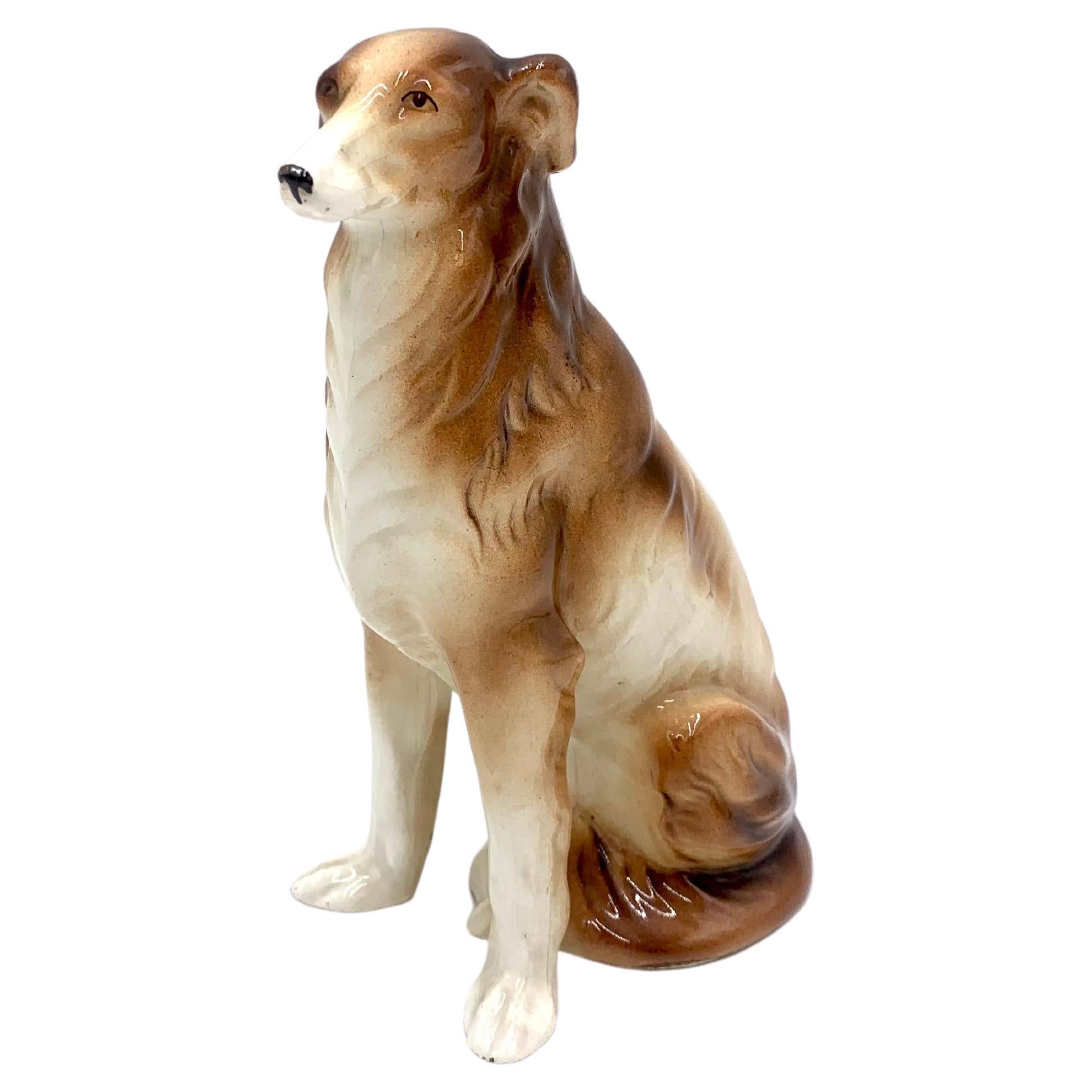 Figurine de chien cheval à collier en céramique