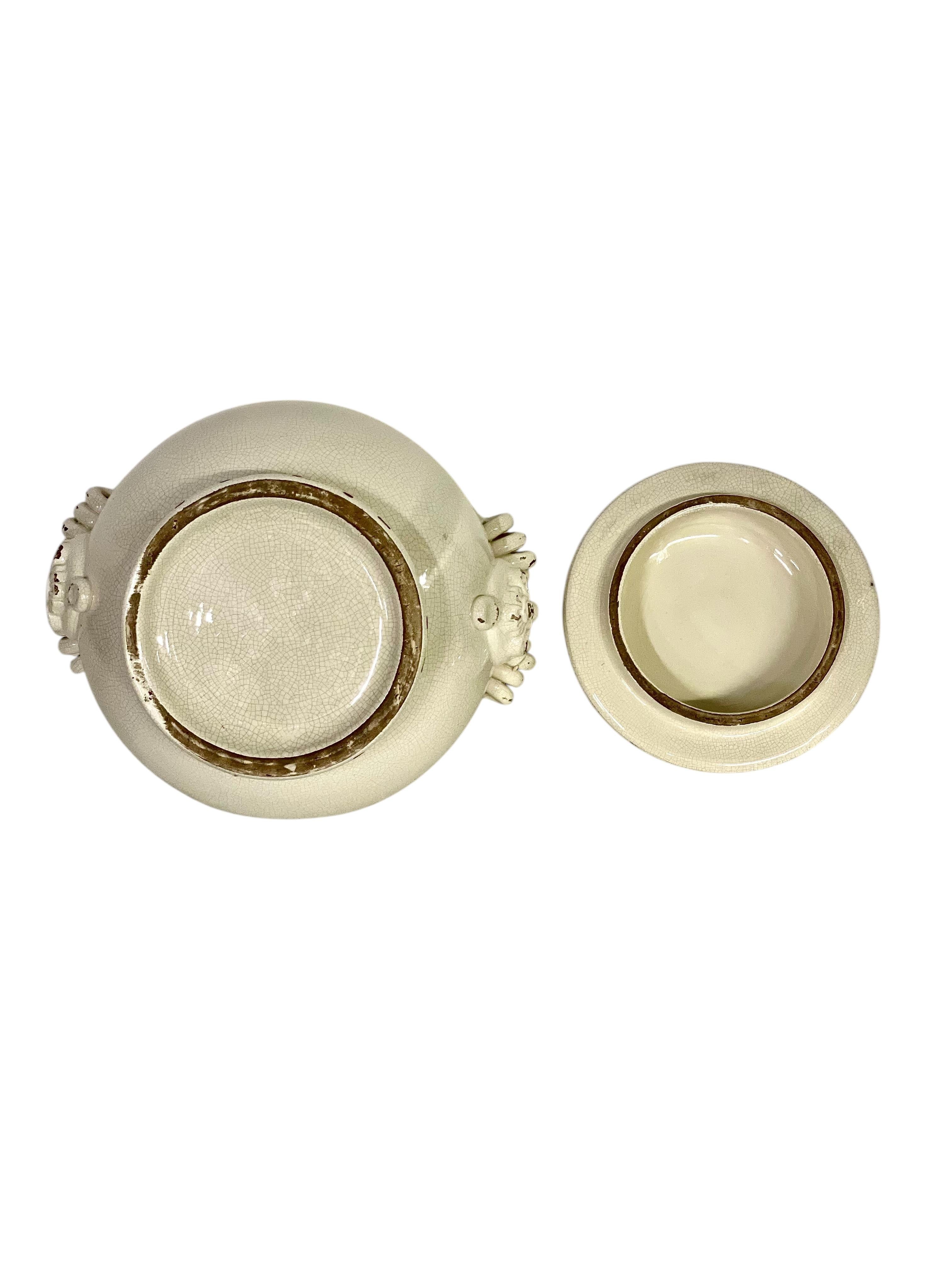 Soupière avec couvercle et assiette en céramique craquelée, 19ème siècle en vente 9