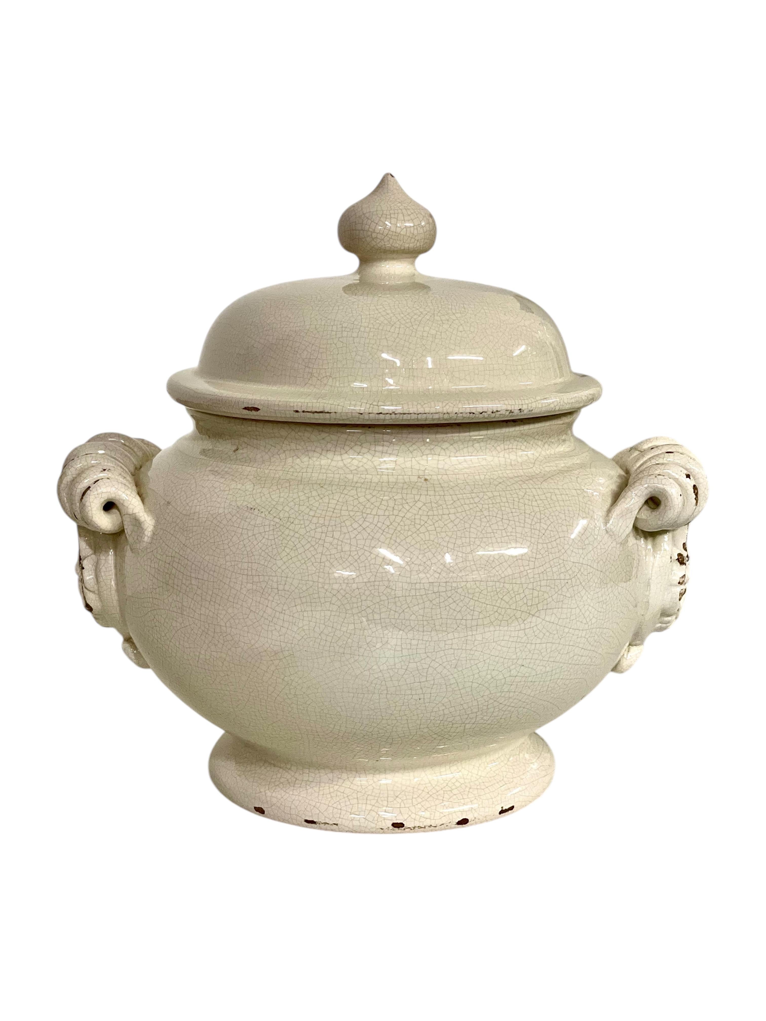 Soupière avec couvercle et assiette en céramique craquelée, 19ème siècle en vente 10