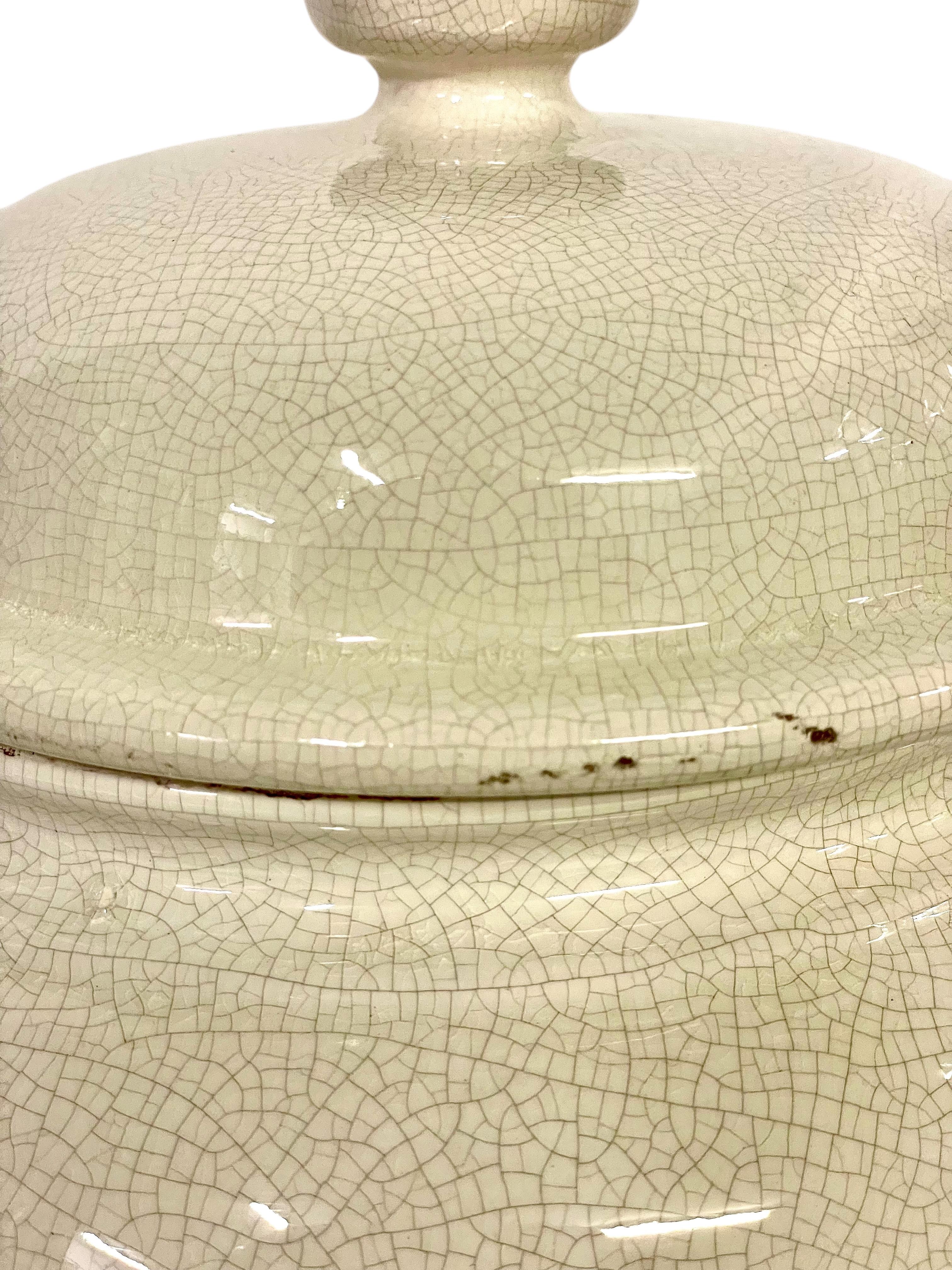 Soupière avec couvercle et assiette en céramique craquelée, 19ème siècle en vente 13