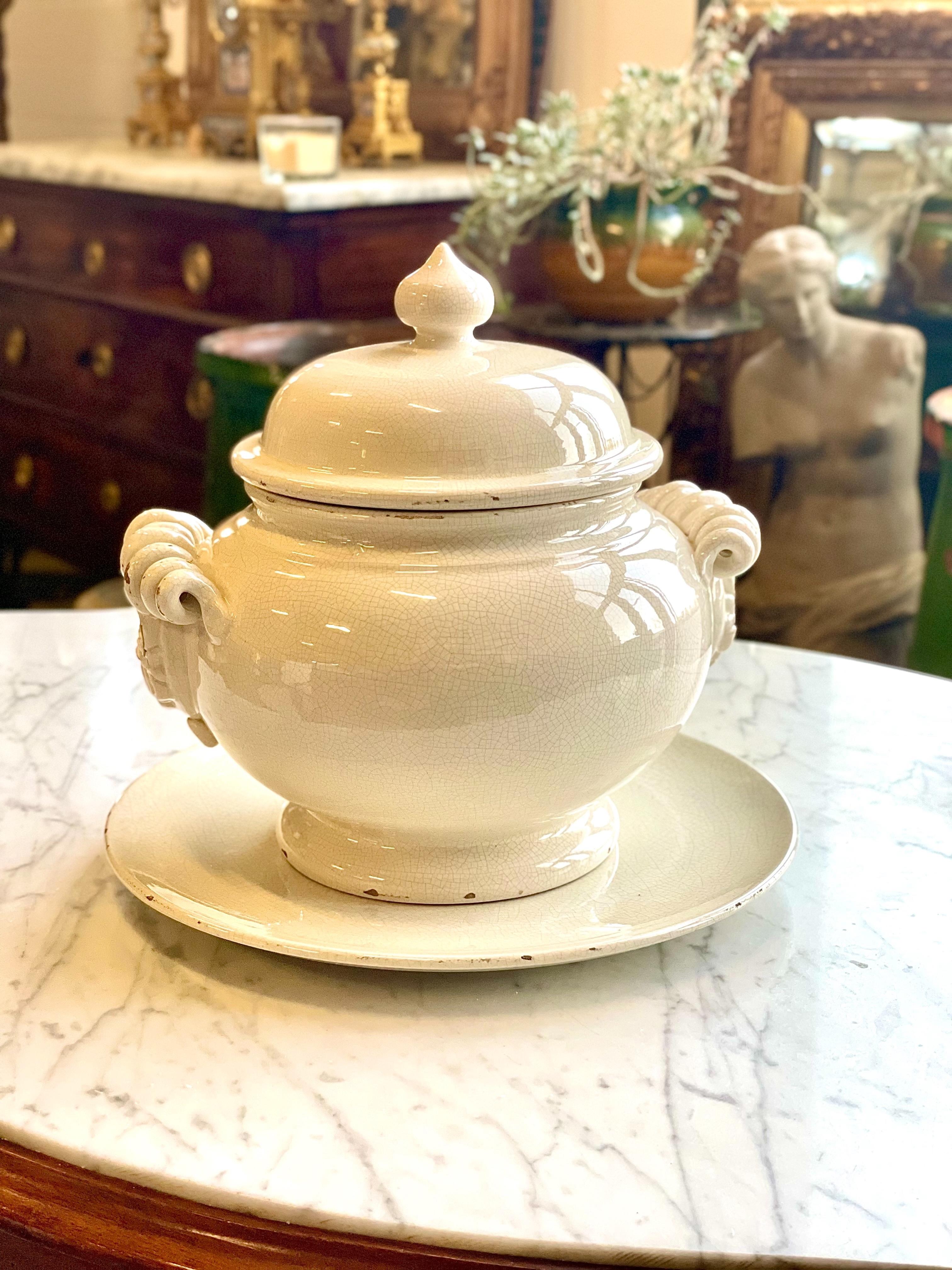 Soupière avec couvercle et assiette en céramique craquelée, 19ème siècle en vente 14