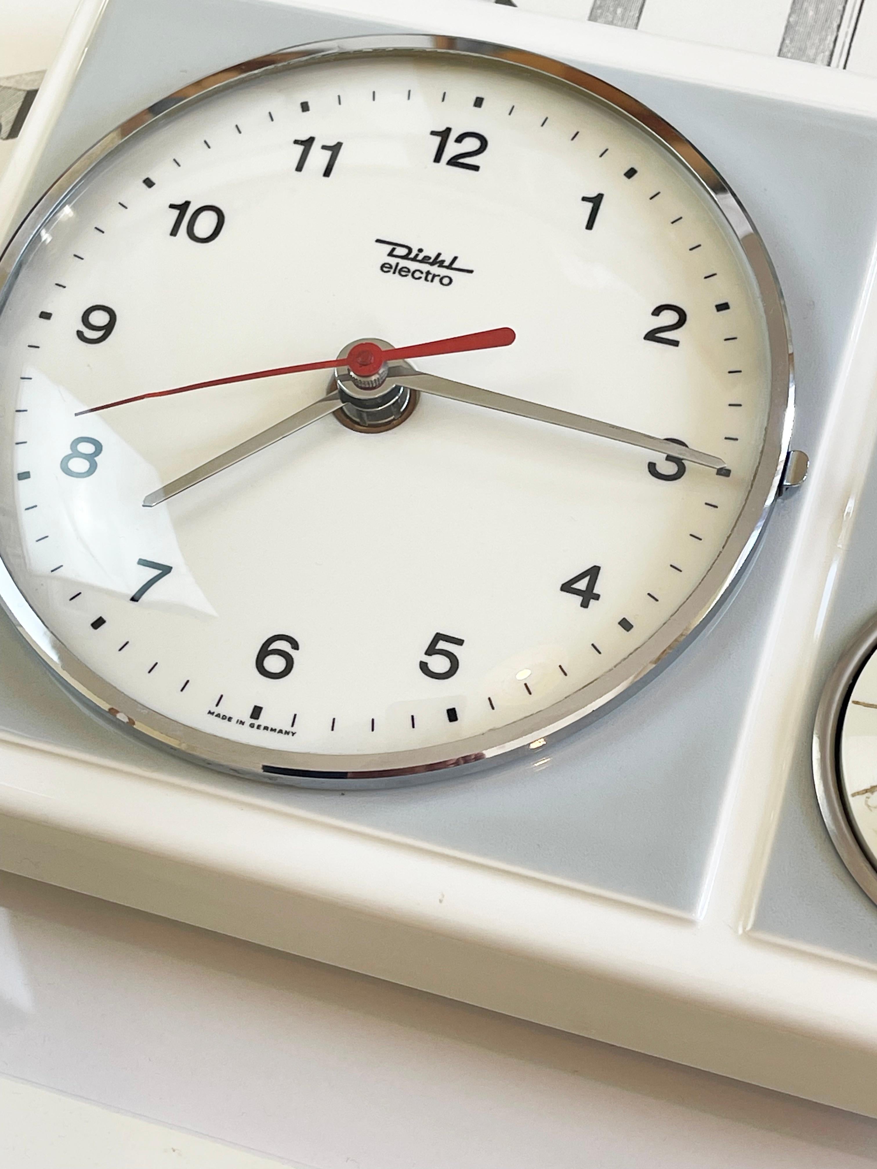 Keramik-Wanduhr für die Küche in Creme und Grau von Diehl & Junghans, 1950er Jahre, Deutschland (Moderne der Mitte des Jahrhunderts)