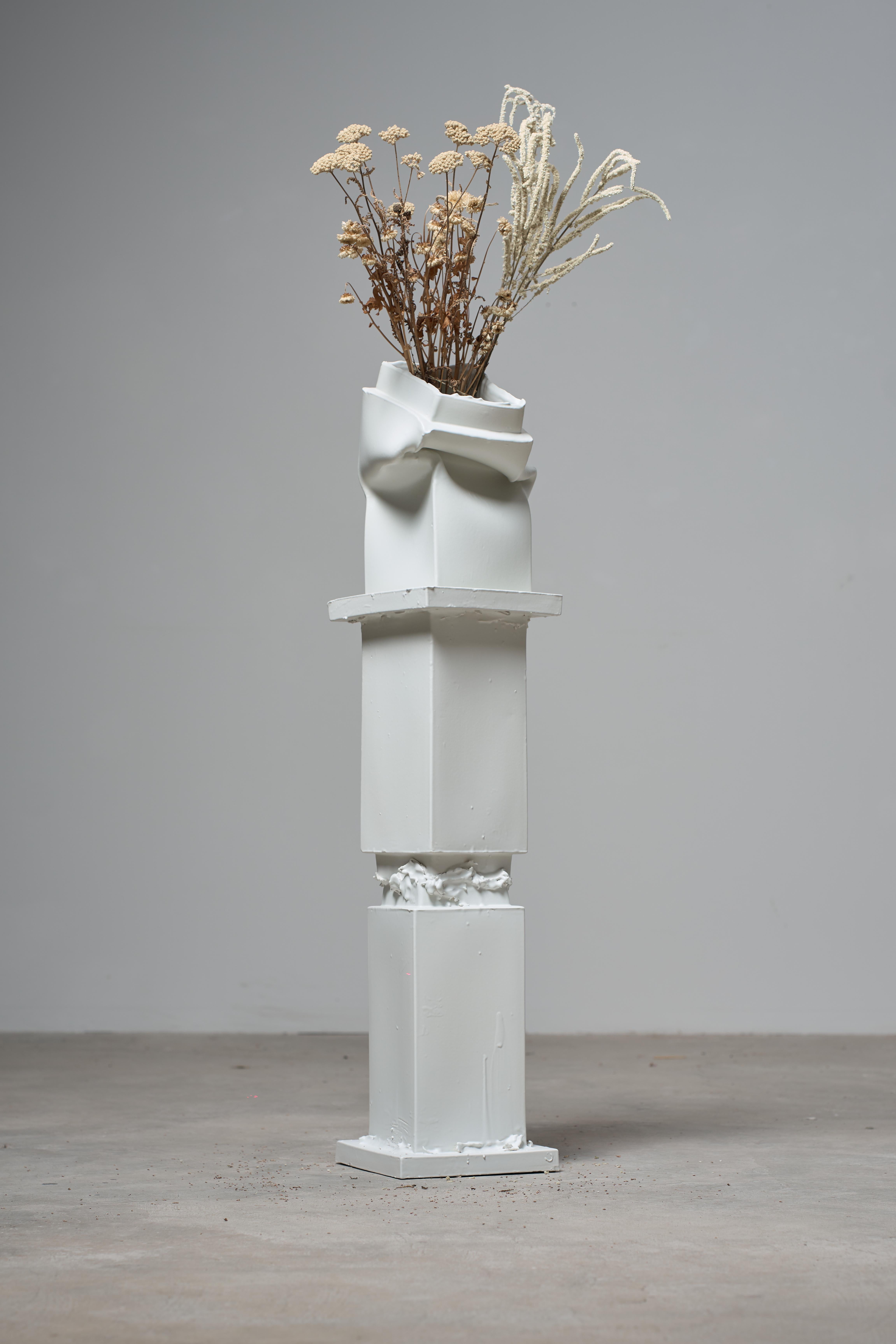 Post Modern, Sculptural Small Ceramic Table Lamp. Made in Italy For Sale 7