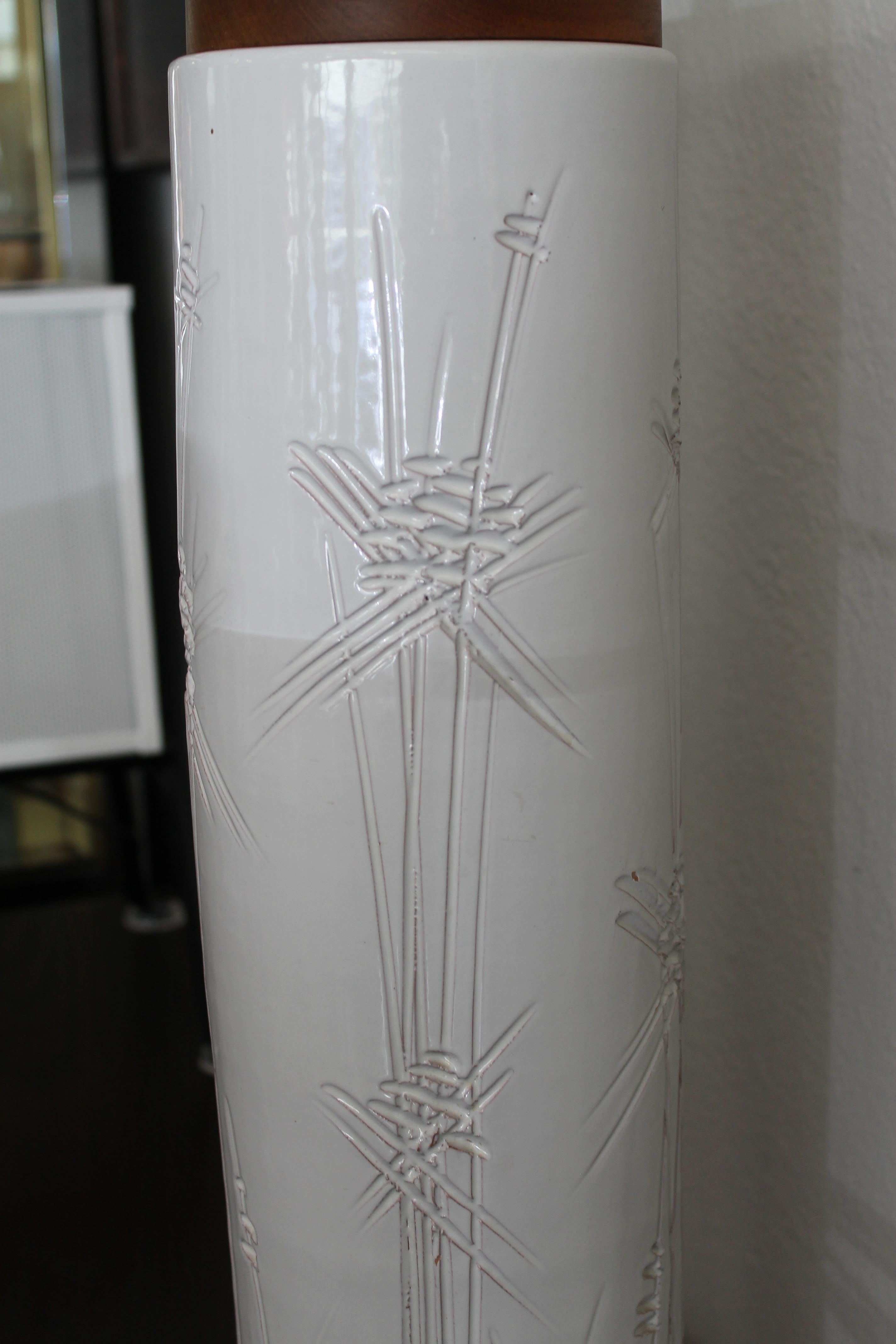 Fin du 20e siècle Lampe cylindrique abstraite en céramique en vente
