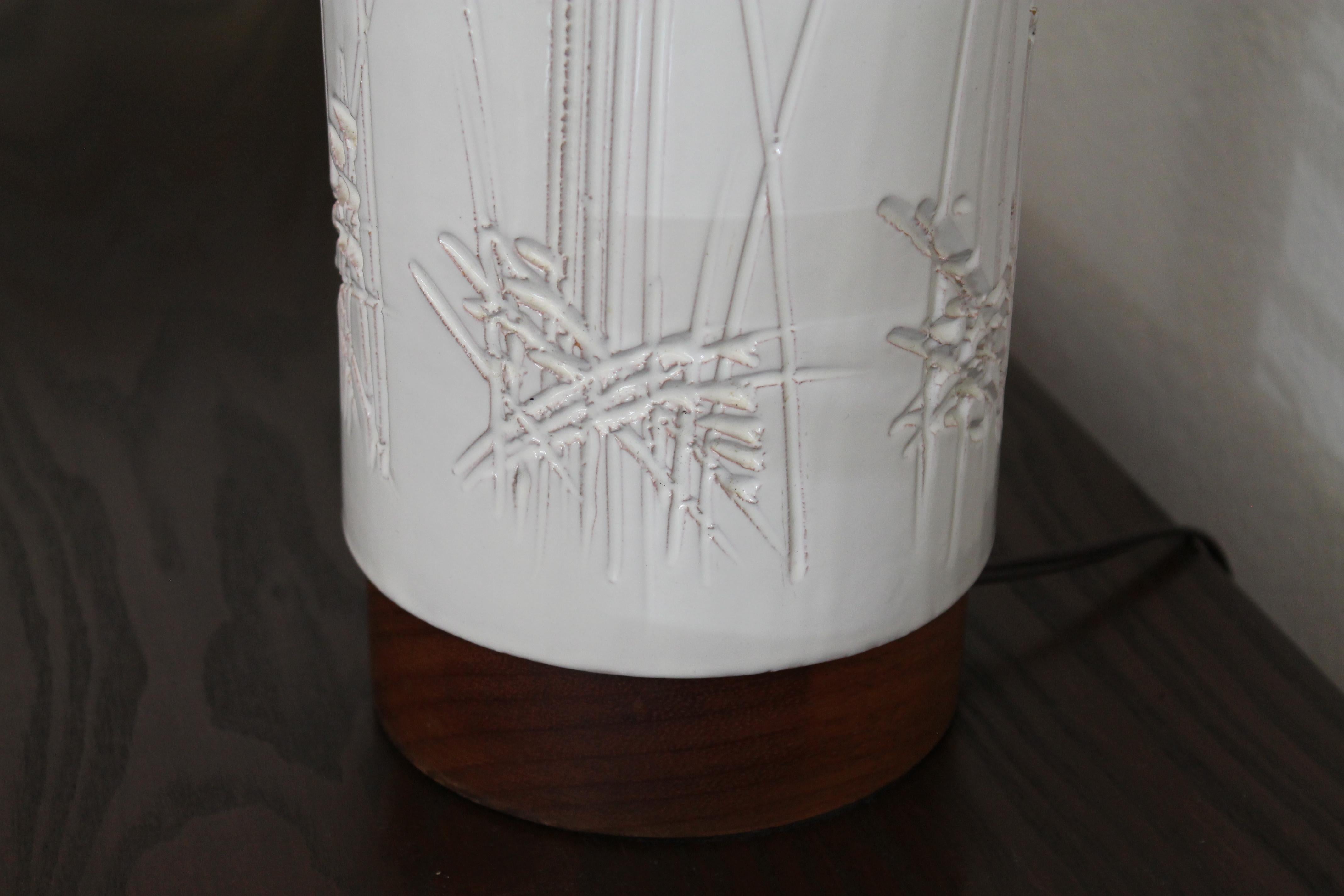 Zylindrische abstrakte Keramiklampe im Angebot 1
