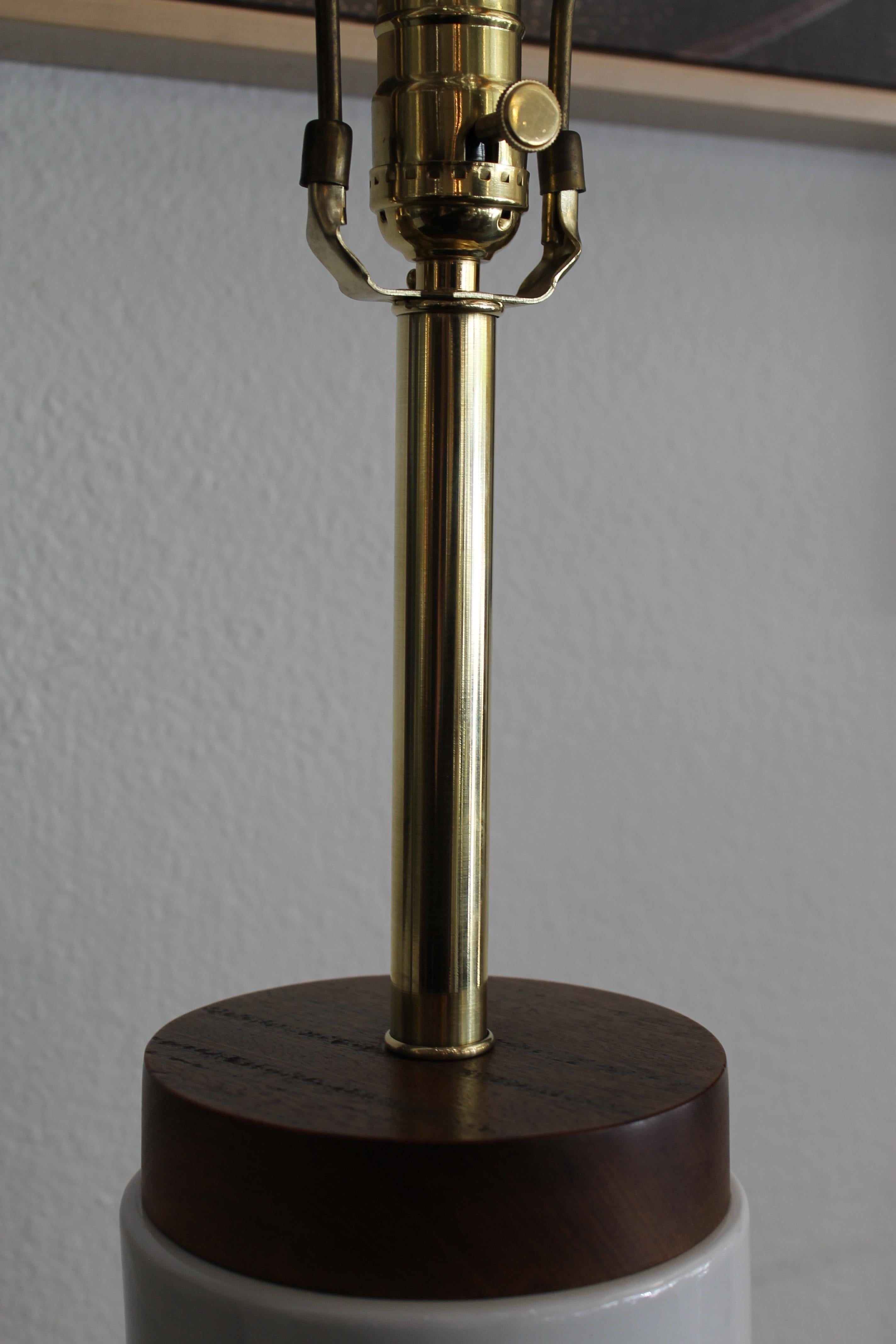 Lampe cylindrique abstraite en céramique en vente 1