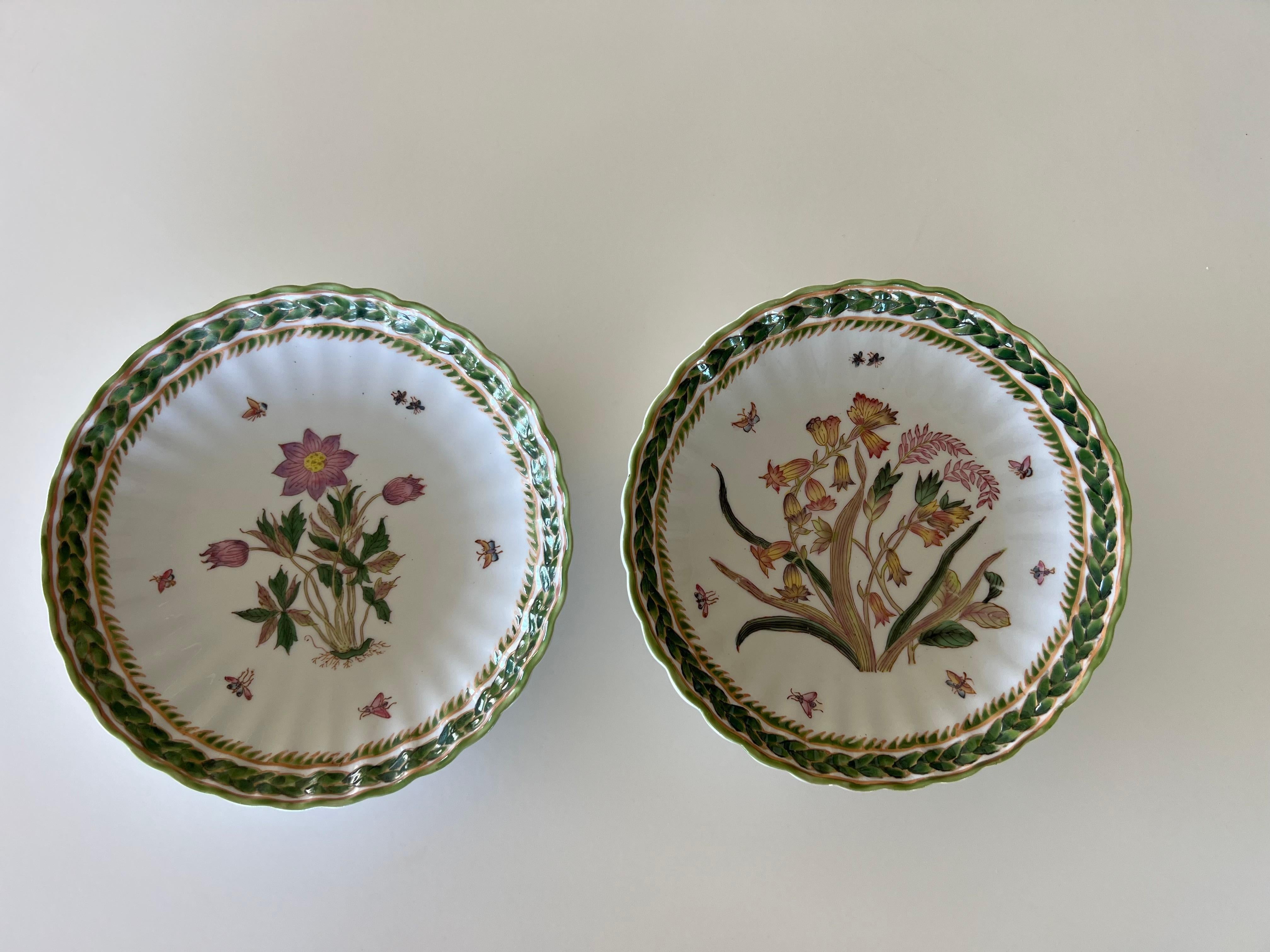 Ceramic Decorative Flower and Vegetation Chinese Plate Signed WL, 1896 For Sale 4