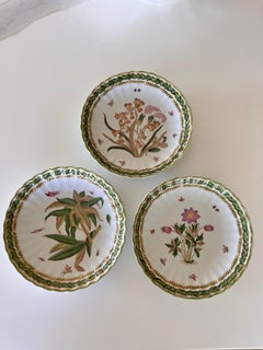 Dekorativer chinesischer Keramikteller mit Blumen- und Gemüsemotiv, signiert WL, 1896