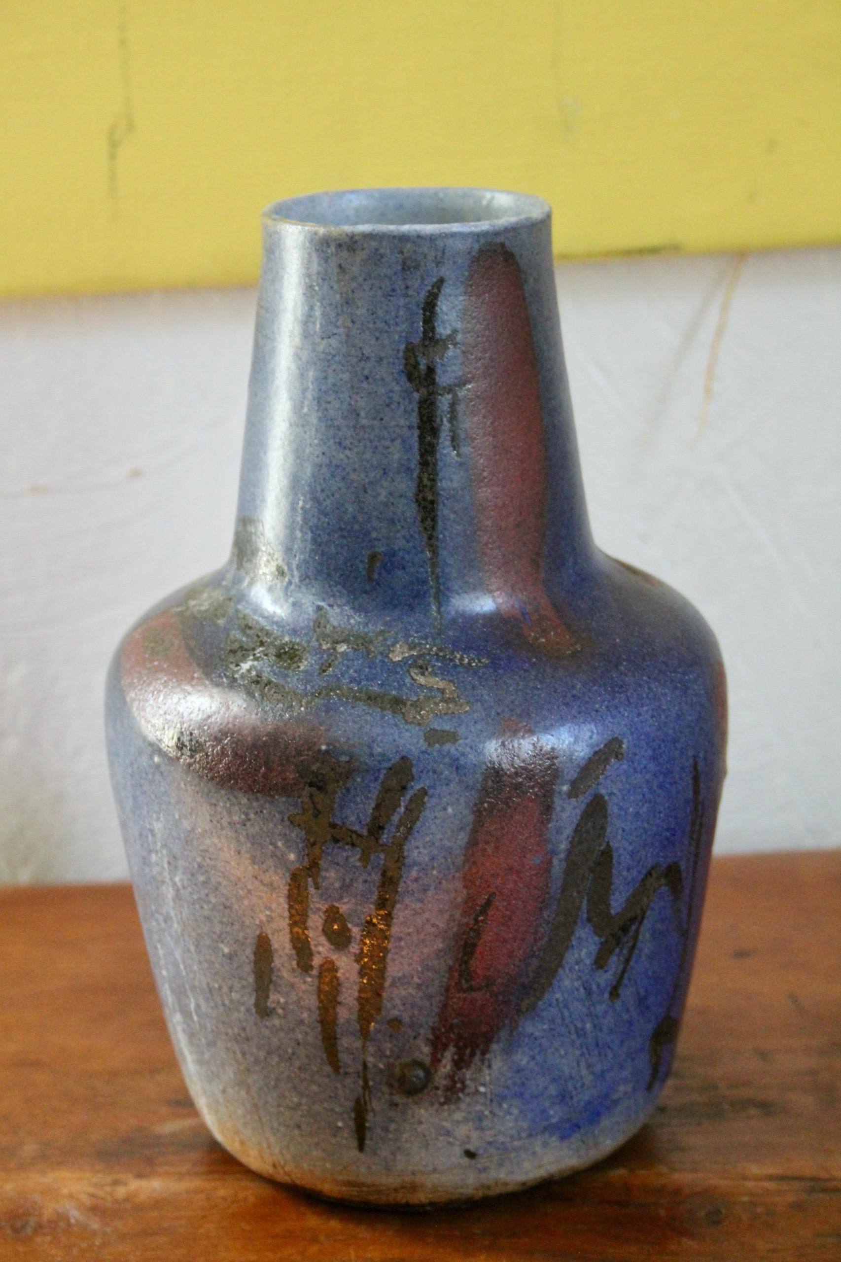 Jarrón decorativo de cerámica con motivo abstracto
