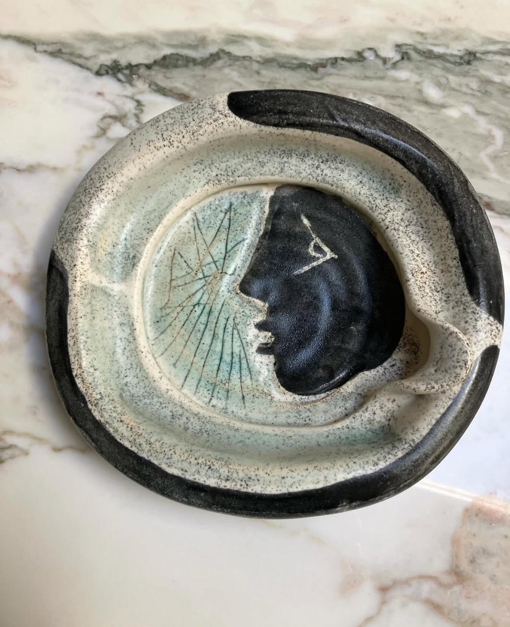 Ceramic decorative Vide-Poche by Mado Jolain, France, Circa 1960's For Sale 2