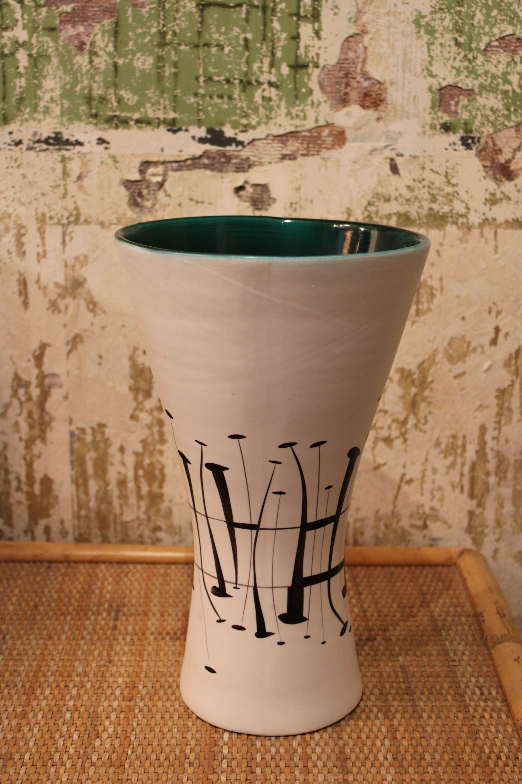 Ceramic diabolo vase by Roger Capron
Signed under the base 
France, 20th century.