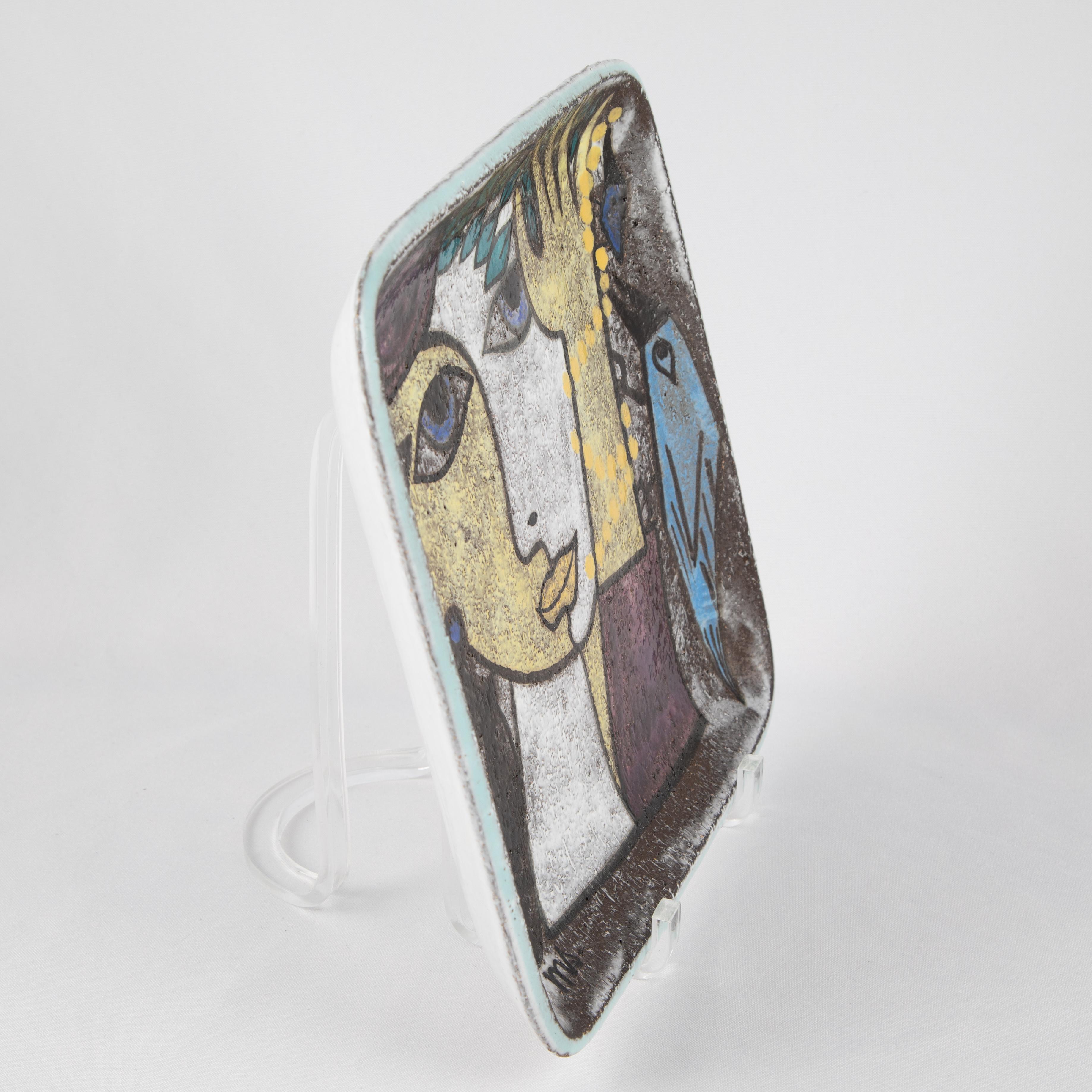 Ceramic Dish by Mari Simmulson for Upsala Ekeby, circa 1950s In Good Condition For Sale In Brooklyn, NY