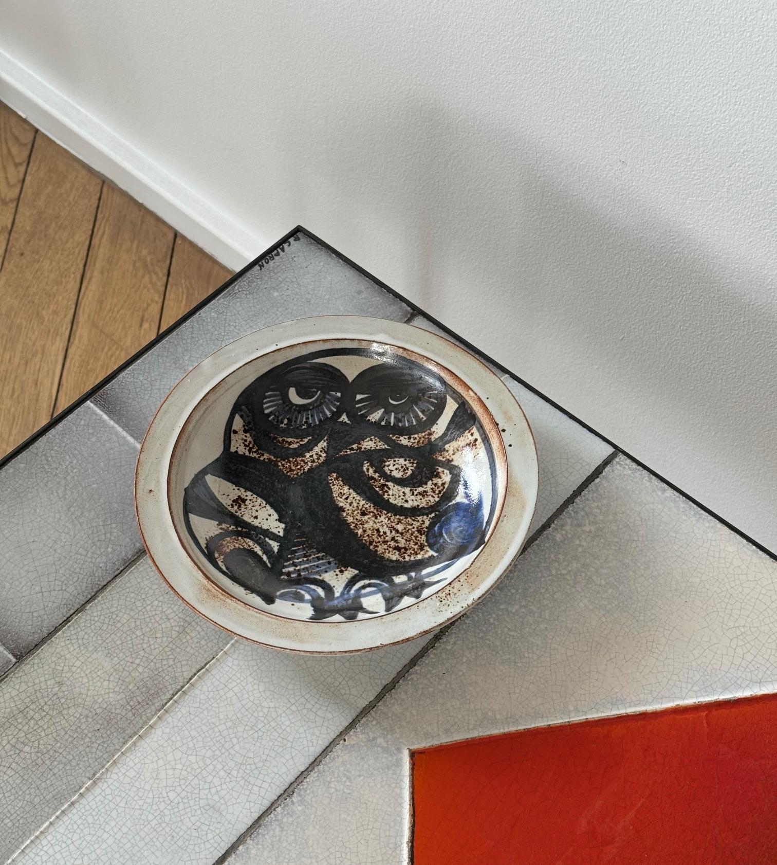 Ceramic Dish with owl decor signed by Jacques Pouchain Atelier Dieulefit 1960's For Sale 2