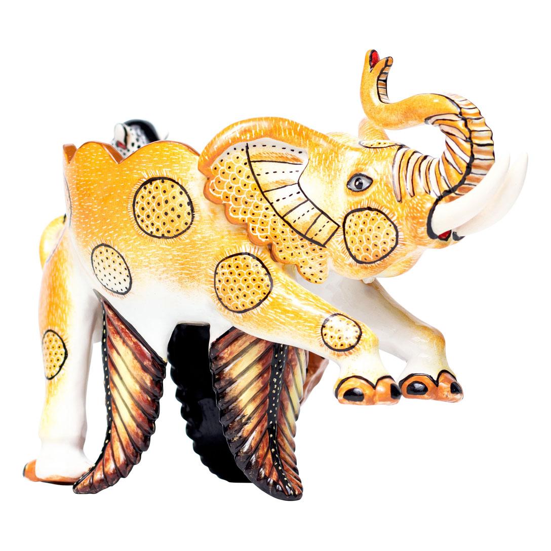 Cuenco de cerámica para cacahuetes Elefante  Hecho a mano en Sudáfrica Al fuego en venta