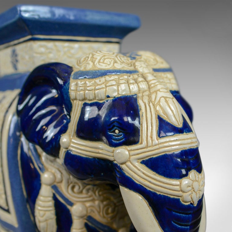 Cendrier Ou Porte-Plante Éléphant En Céramique Polychrome Bleu - Sculpture Vintage - France