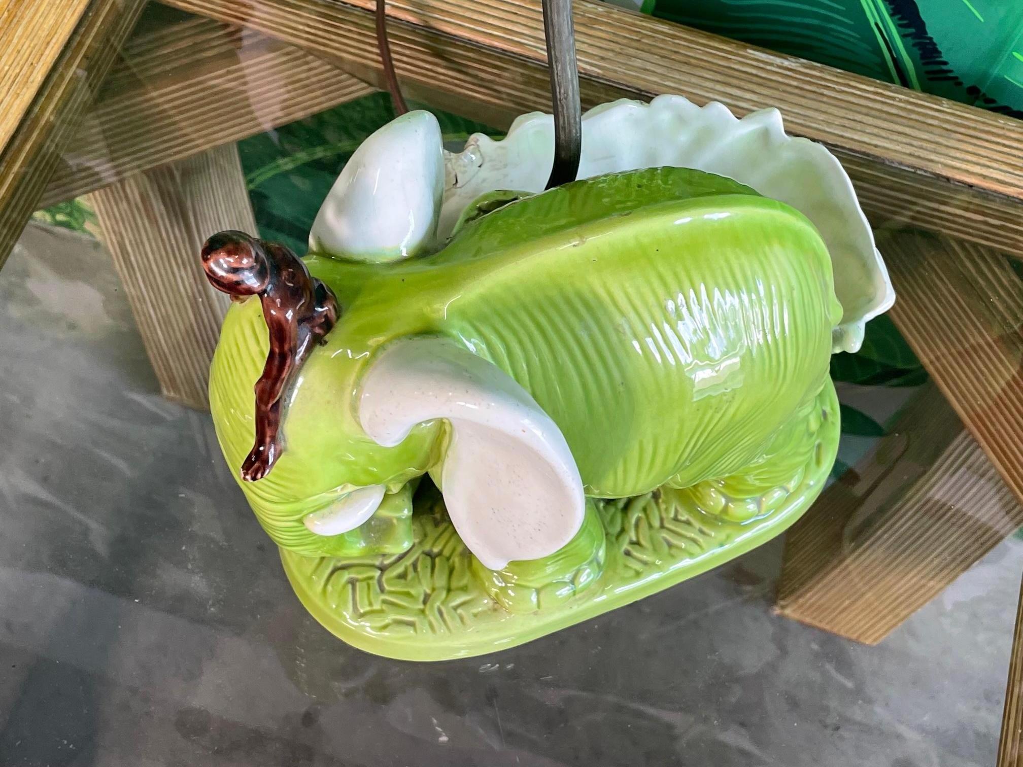 Lampe de table à jardinière éléphant en céramique en vente 4