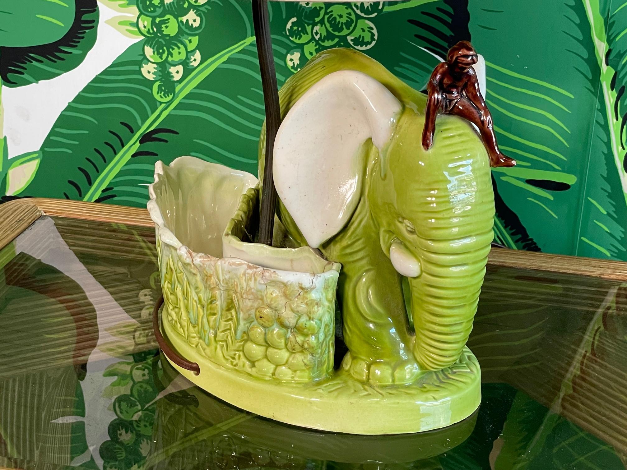 Lampe de table à jardinière éléphant en céramique en vente 3