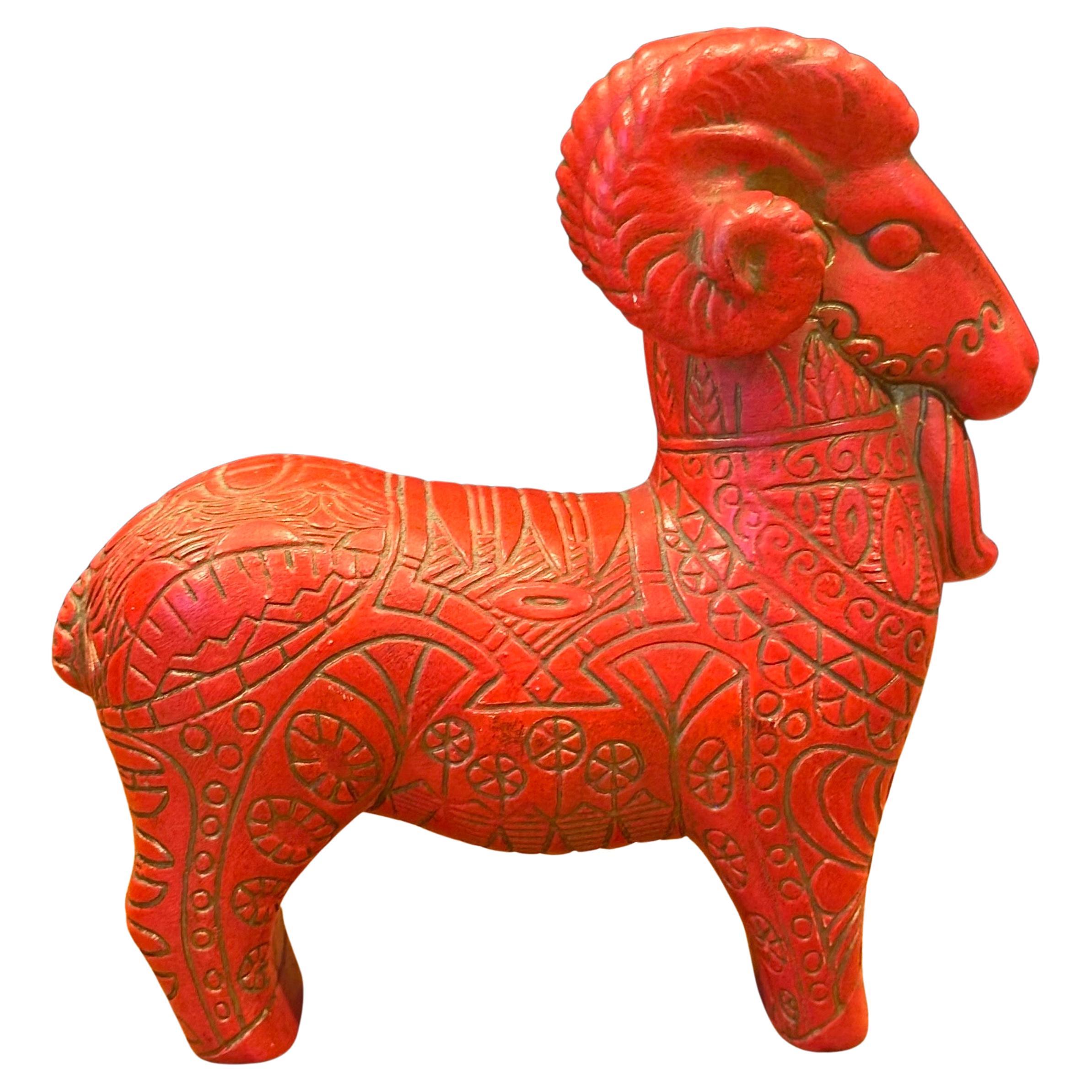Bellissima scultura di ariete etrusco in ceramica nello stile di Aldo Londi per Bitossi, anni '70 circa.  Il pezzo ha una patina meravigliosa, è in ottime condizioni vintage senza scheggiature o crepe e misura 6 