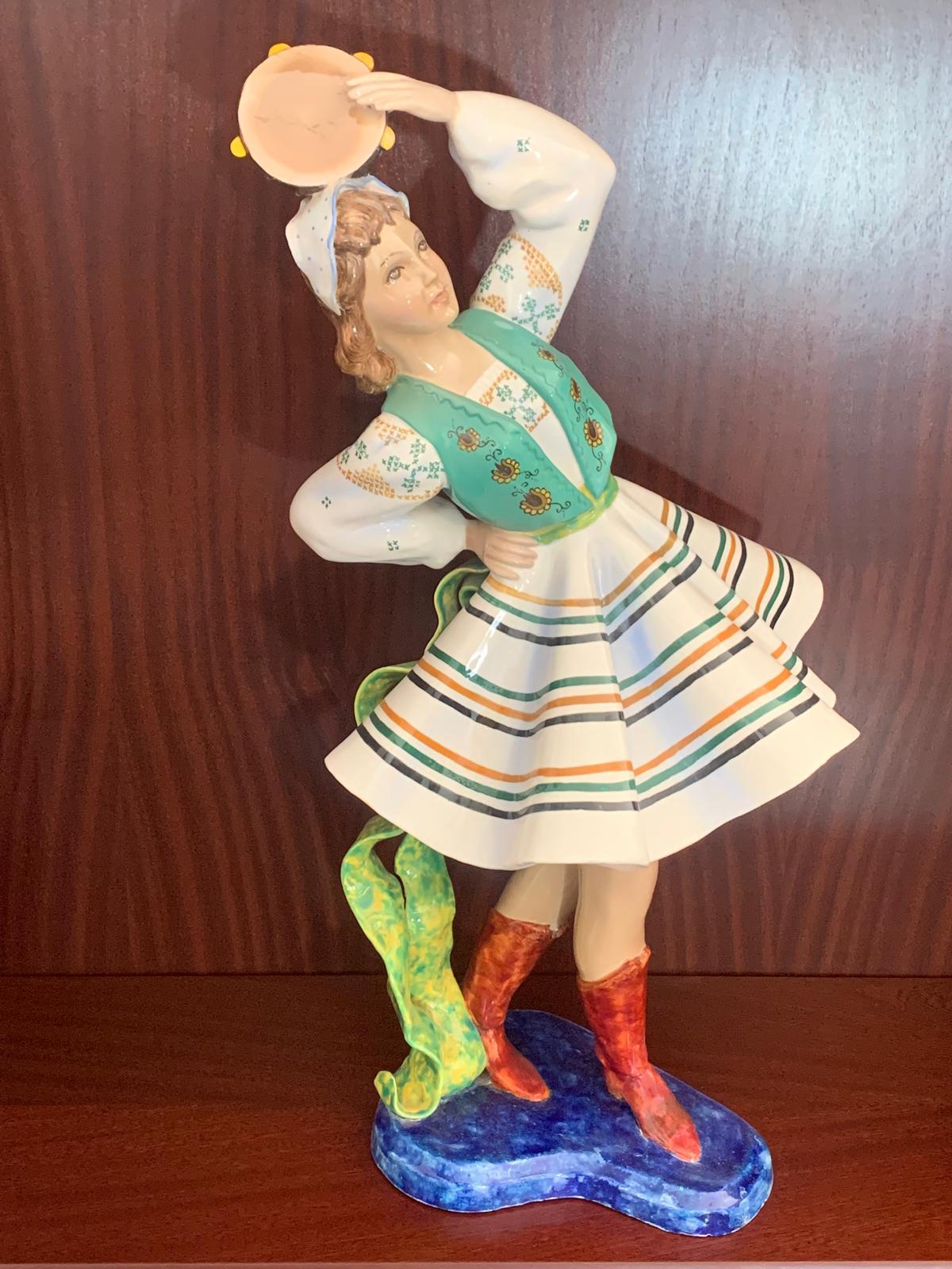 Italiano Figura di ragazza danzante in ceramica di Le Bertetti, anni '40 in vendita