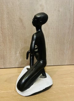 Figure en céramique d'une femme Watusi par Leopold Anzengrüber ; Autriche 1950