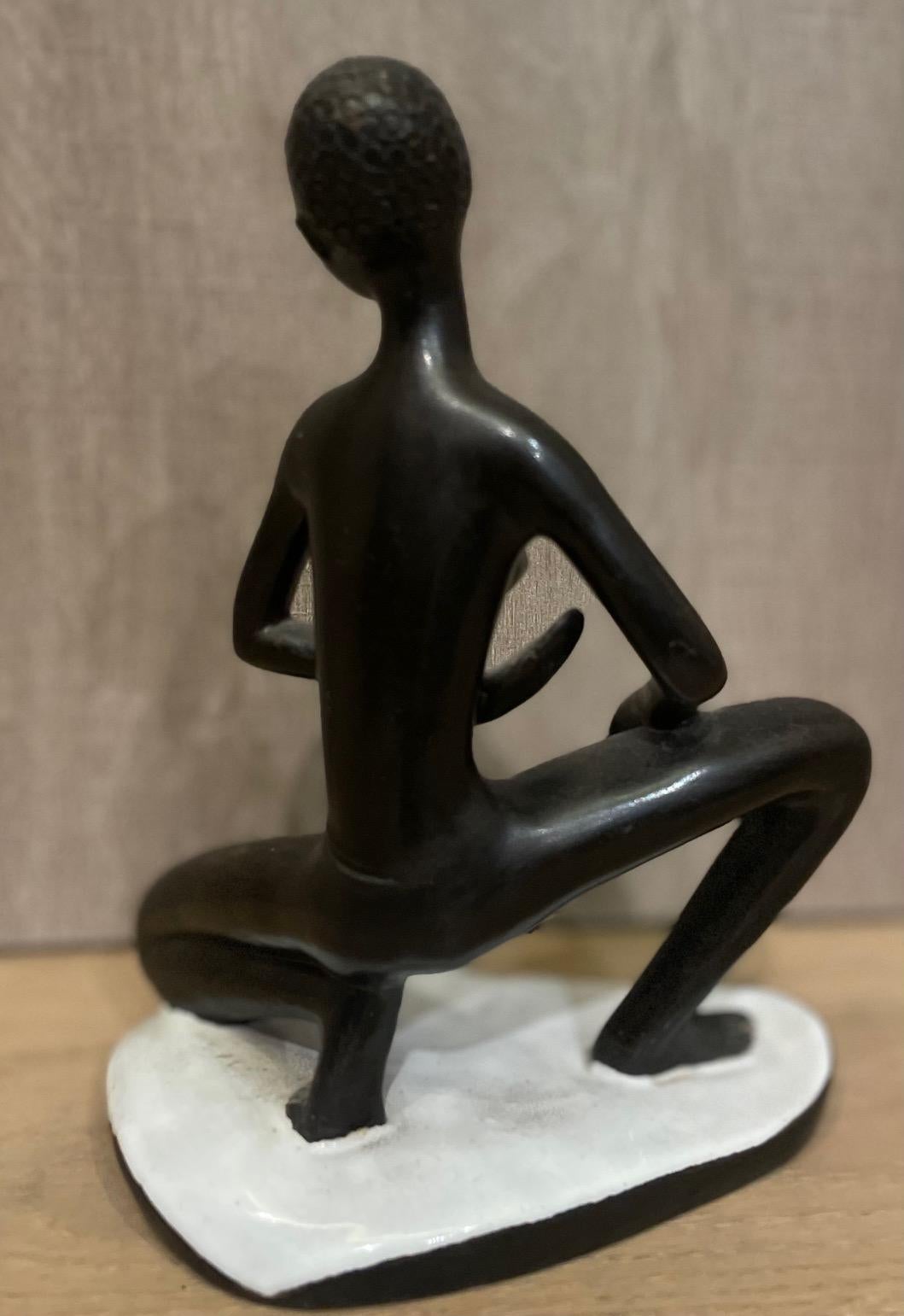 Mid-20th Century ceramic Figure of a Watusi woman by Leopold Anzengrüber; Austria 1950 