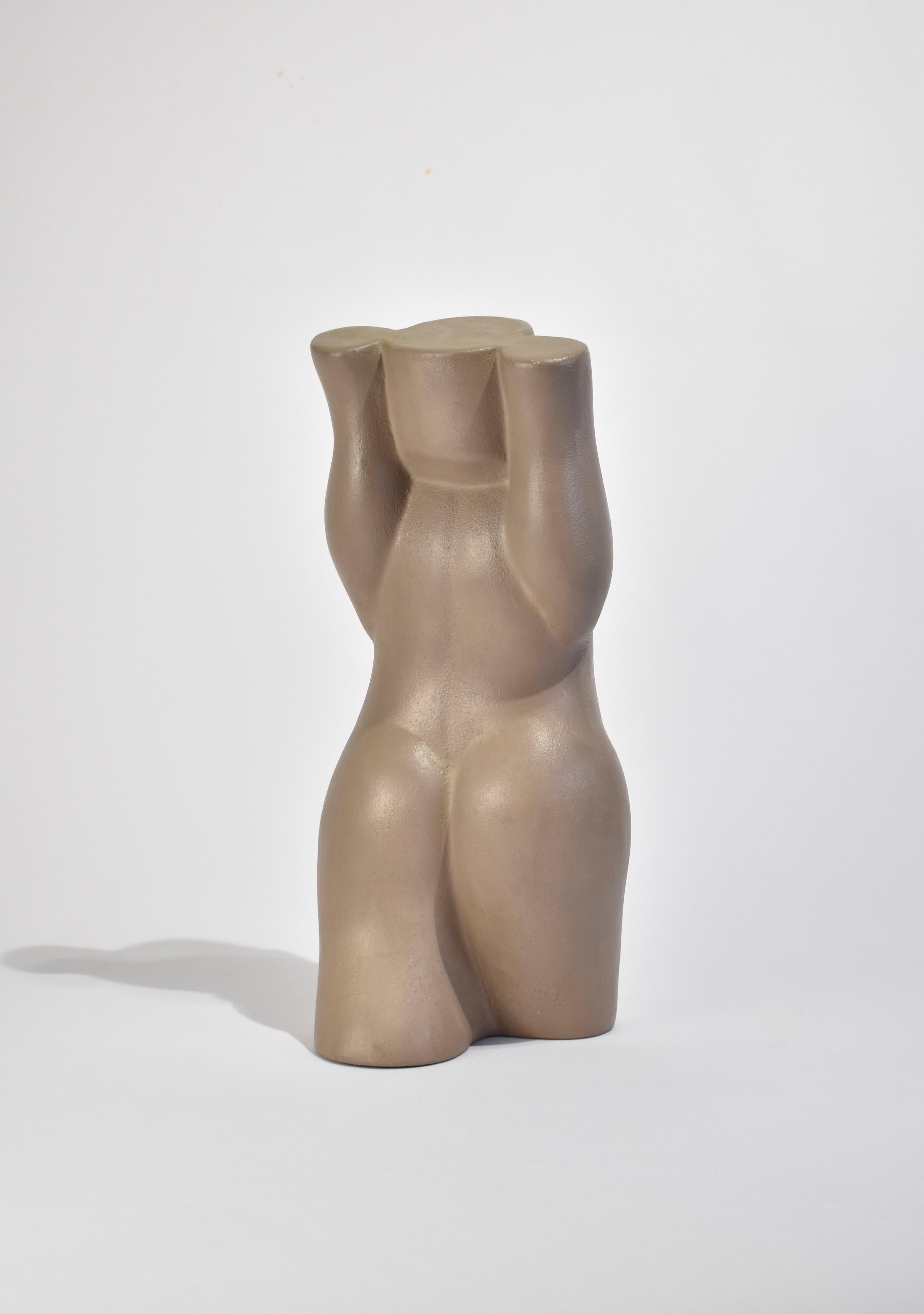 20ième siècle Sculpture - Figure en céramique en vente