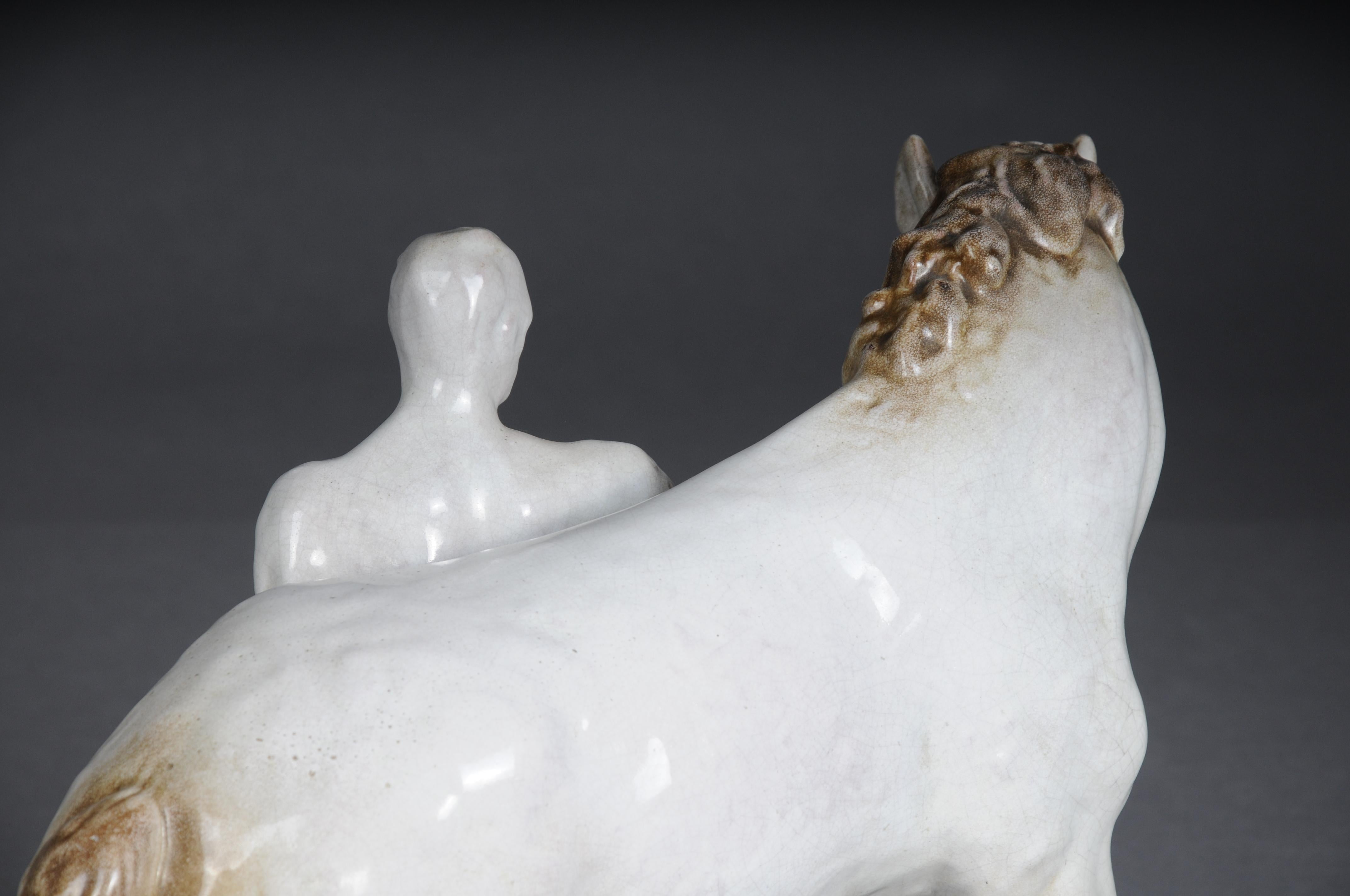 Figura de cerámica. El domador de caballos de Else Bach para la Majolika de Karlsruhe. Alemania en Bueno estado para la venta en Berlin, DE