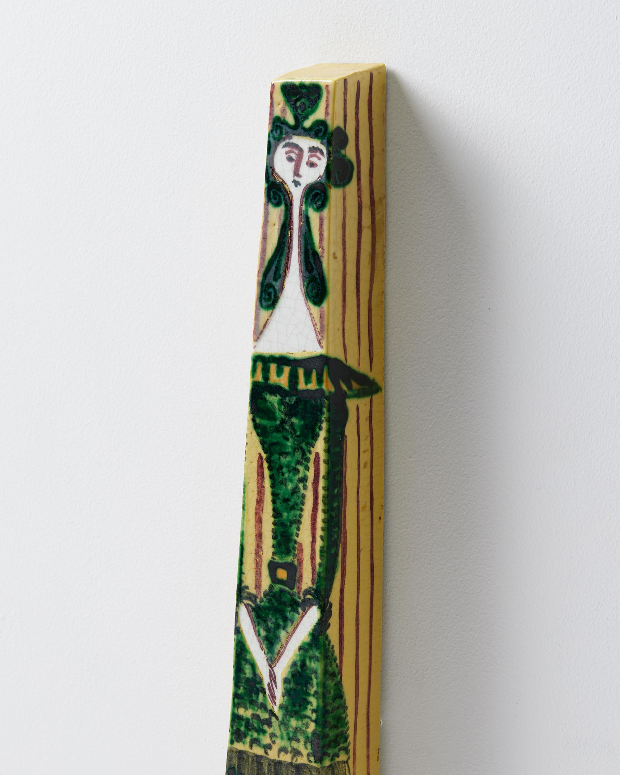 Finnish Ceramic Figure Wall sculpture 'Untitled' by Birger Kaipiainen, Finland, 1950s For Sale