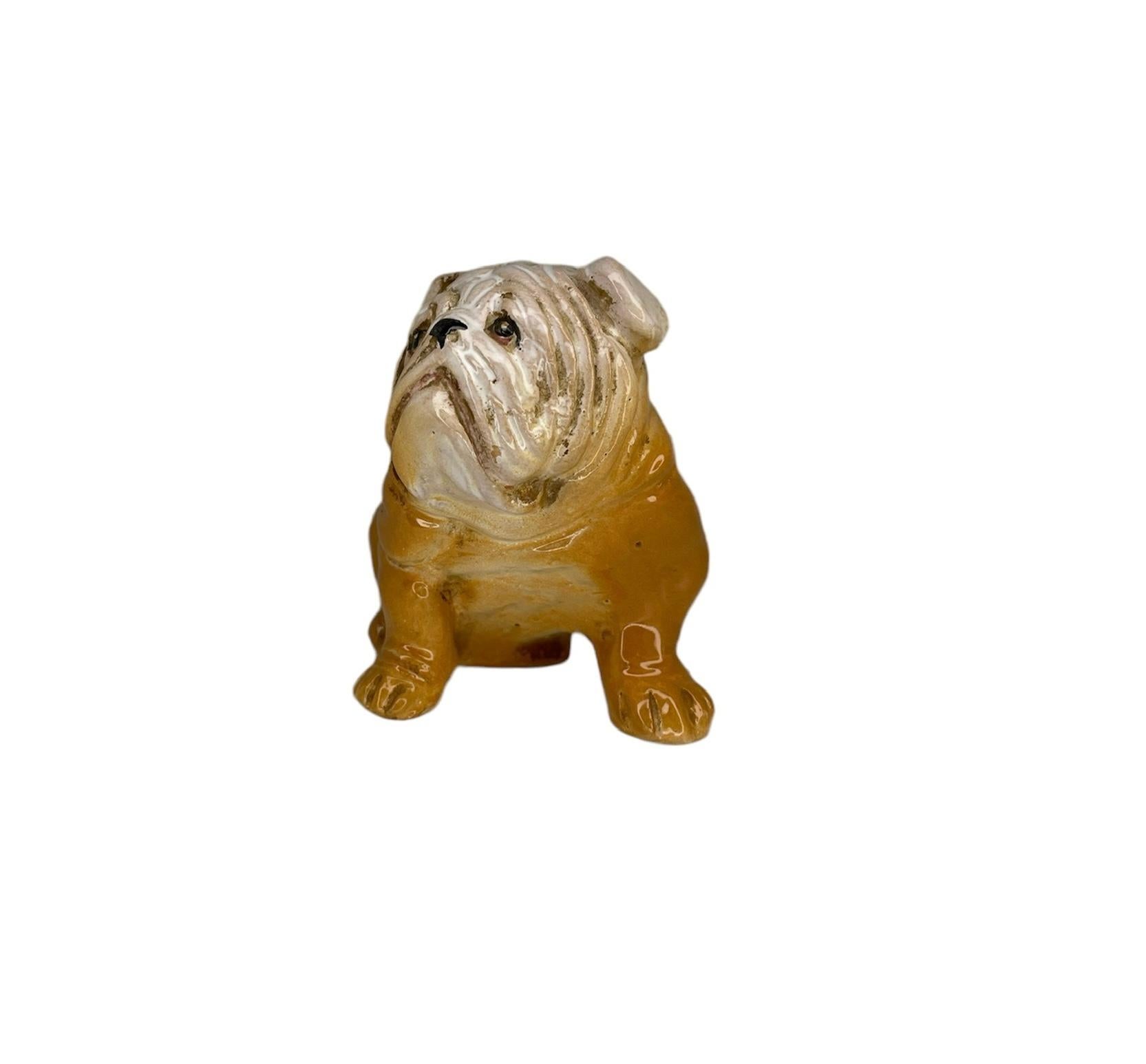 Keramikfigur einer Bulldogge aus Keramik im Angebot 1