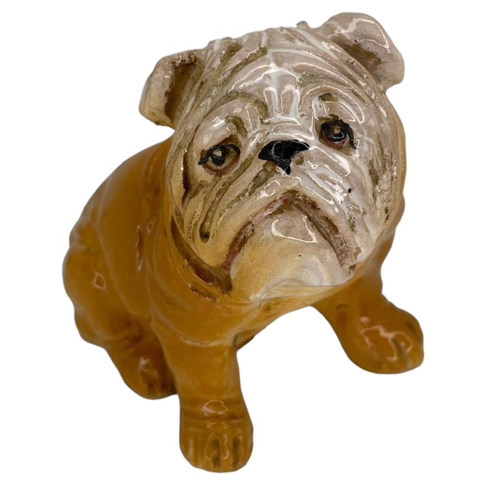 Keramikfigur einer Bulldogge aus Keramik im Angebot