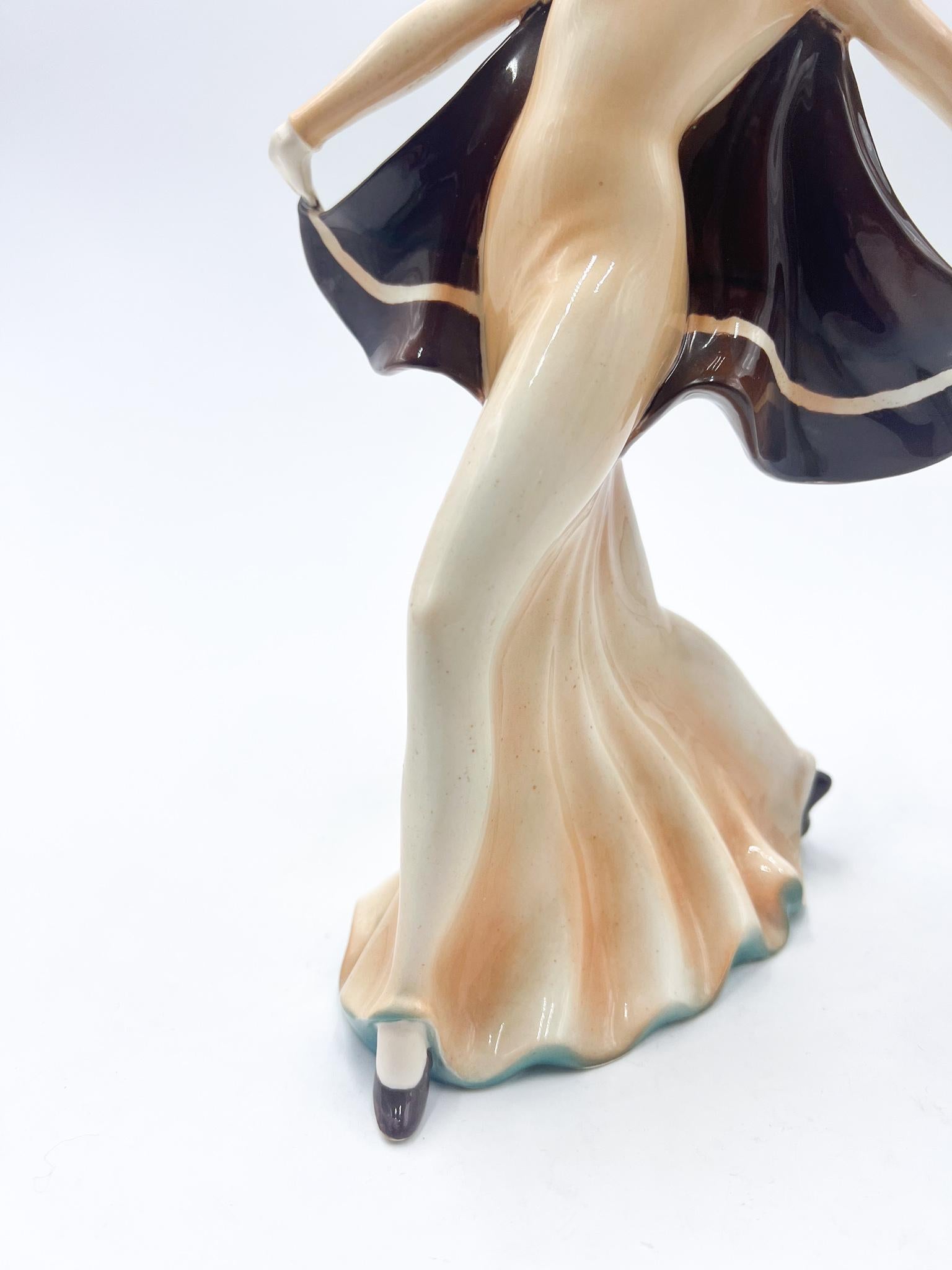 Art Deco Ceramic Figurine of a Decò Ballerina from the 1940s For Sale