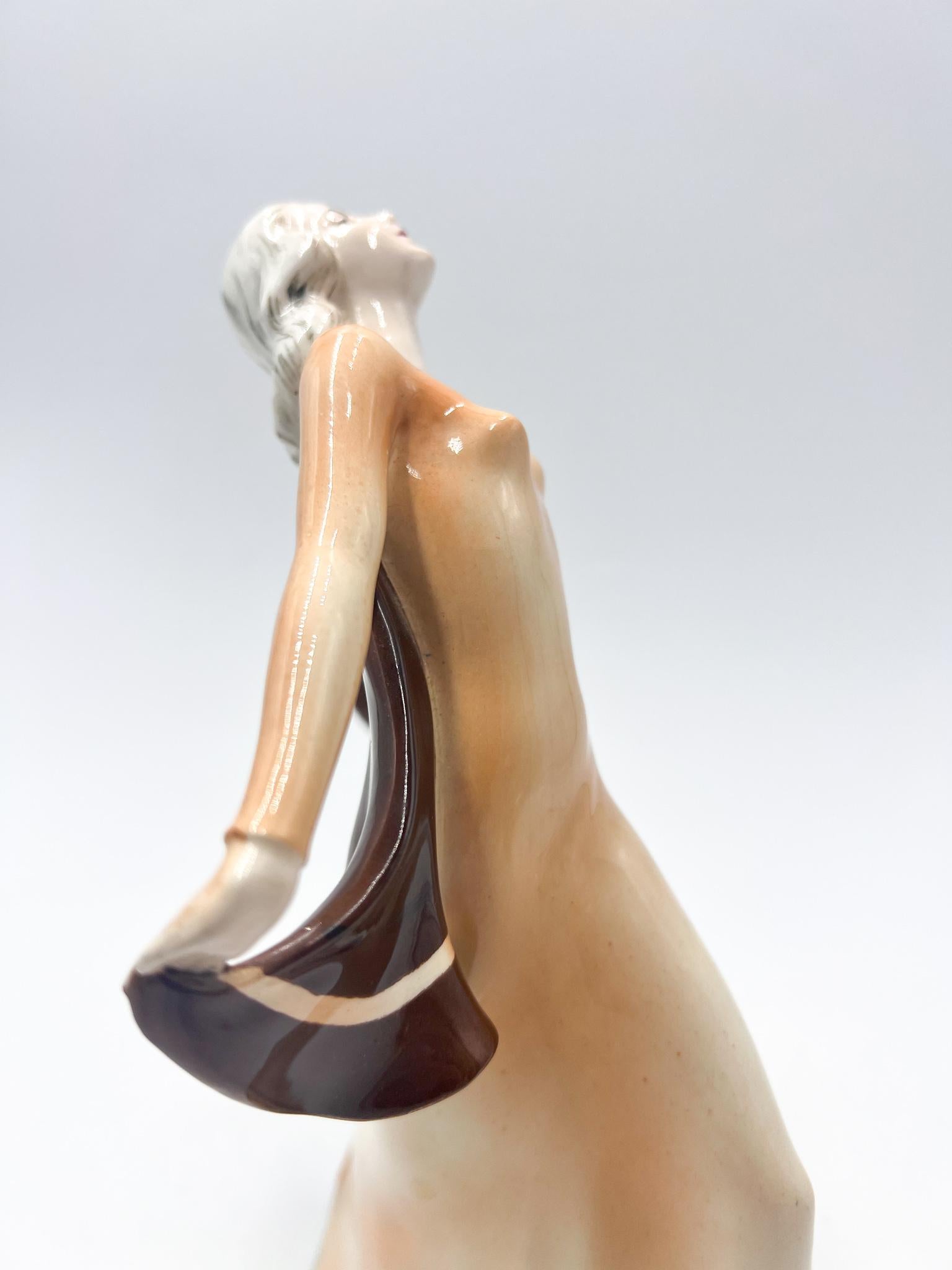 Mid-20th Century Ceramic Figurine of a Decò Ballerina from the 1940s For Sale
