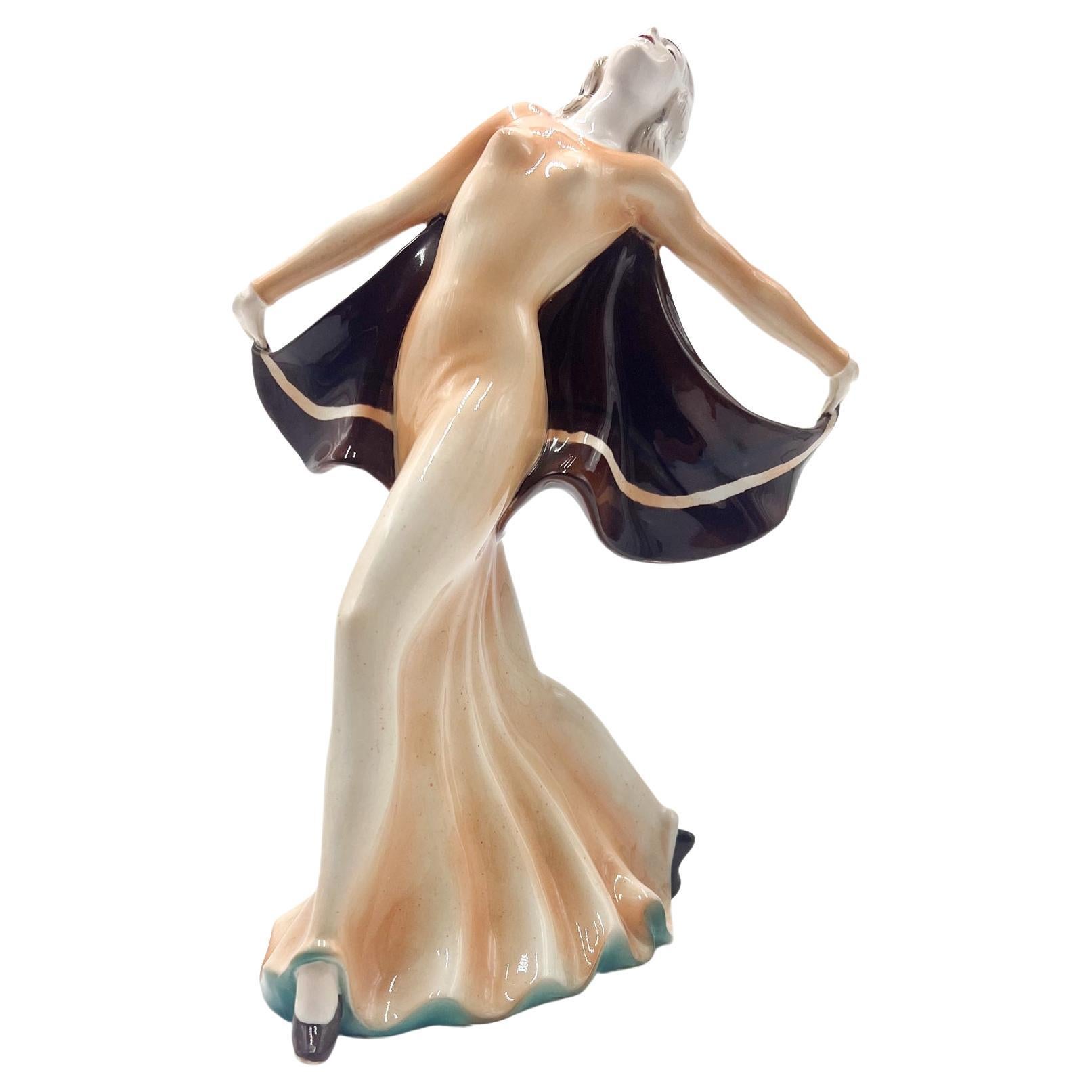 Ceramic Figurine of a Decò Ballerina from the 1940s For Sale