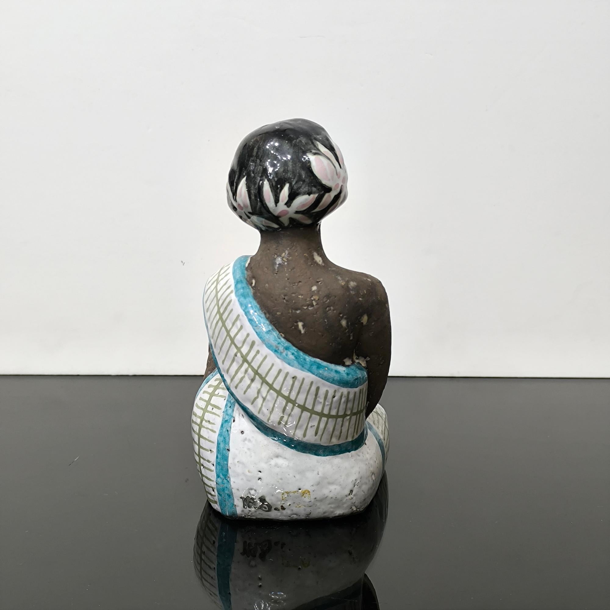 Svedese Statuetta in ceramica di donna tahitiana di Mari Simmulson per Upsala Ekeby, anni '60 in vendita
