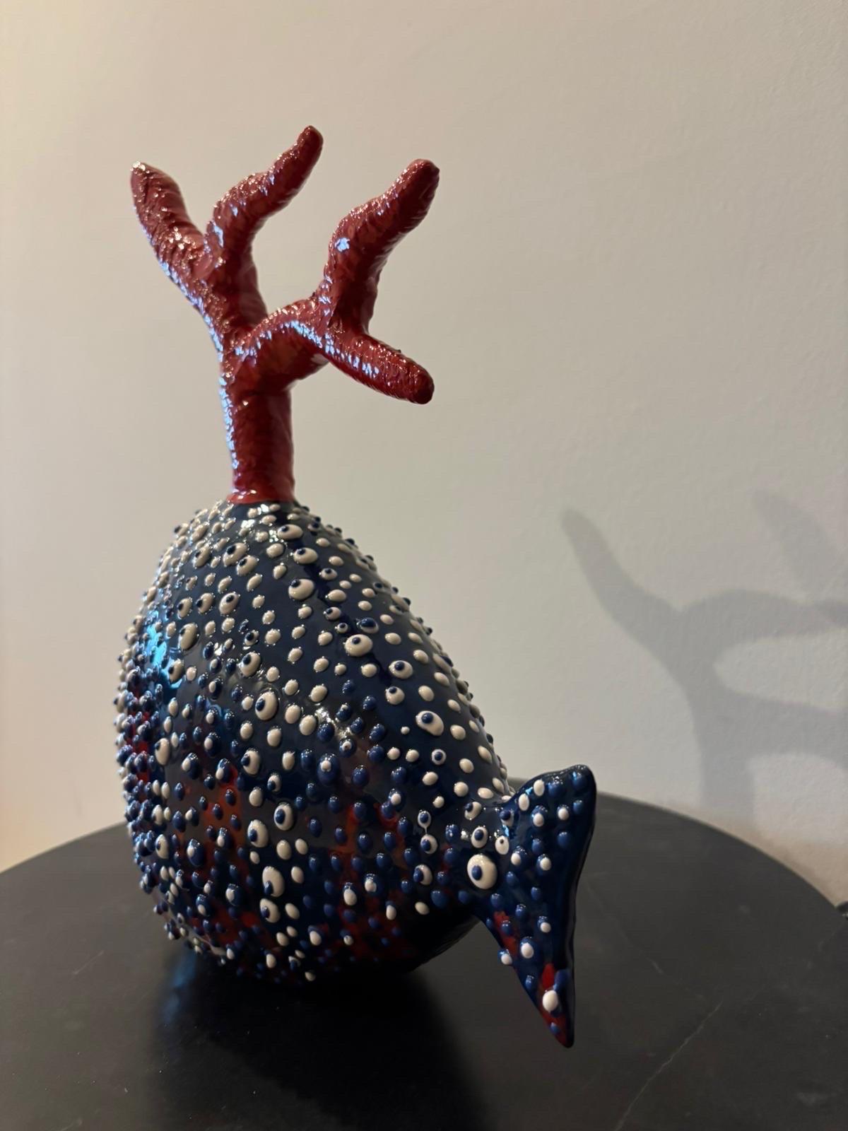 MOSCHE BIANCHE est ravie d'ajouter ces merveilleux poissons à sa collection. Tous les poissons sont faits à la main et sur mesure : choisissez vos couleurs et formes préférées ! Nos artisans peuvent également créer des tailles sur mesure.