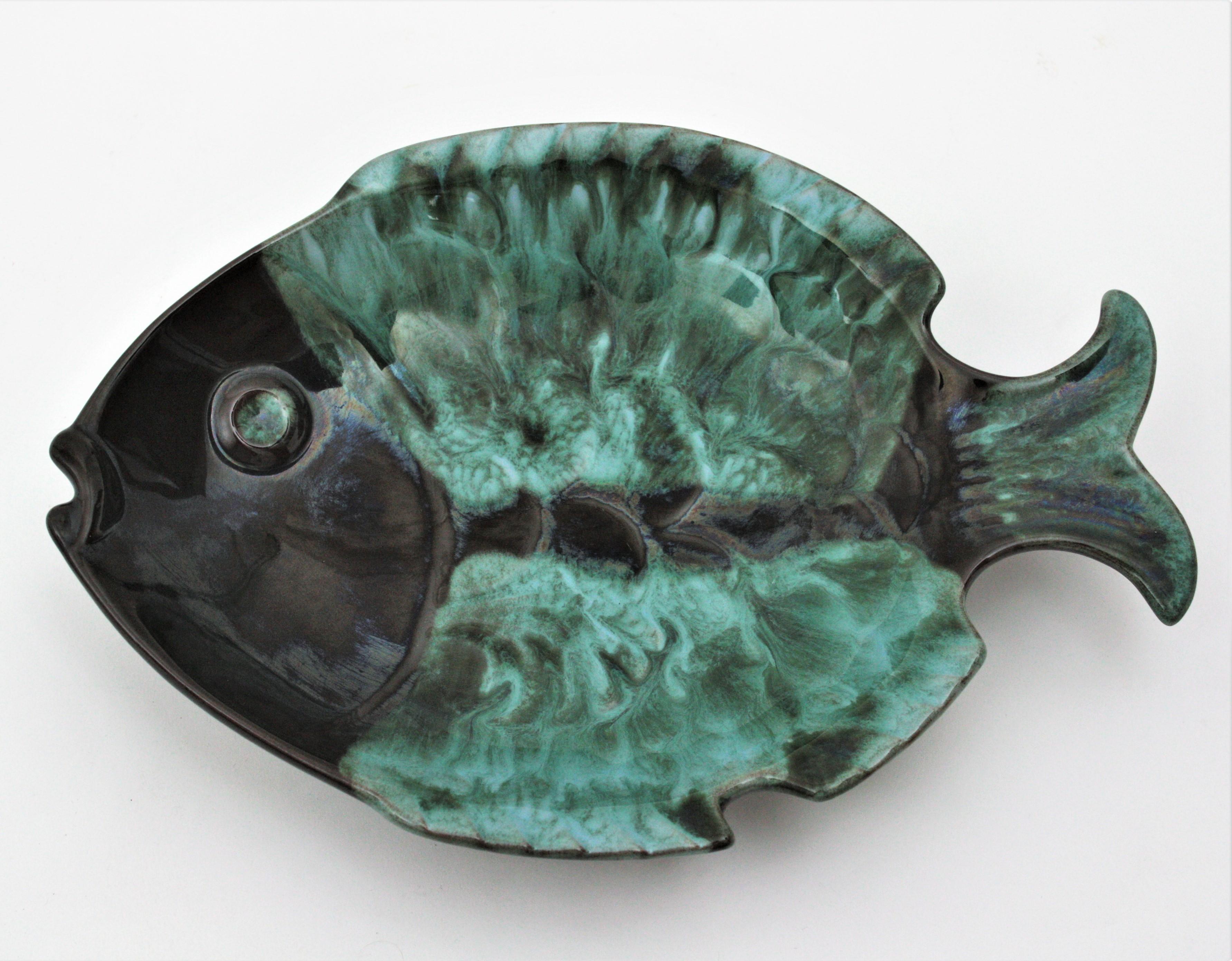 Wandkunst-Komposition aus Keramik-Fischformentellern in Fischform, Mid-Century Modern im Angebot 4