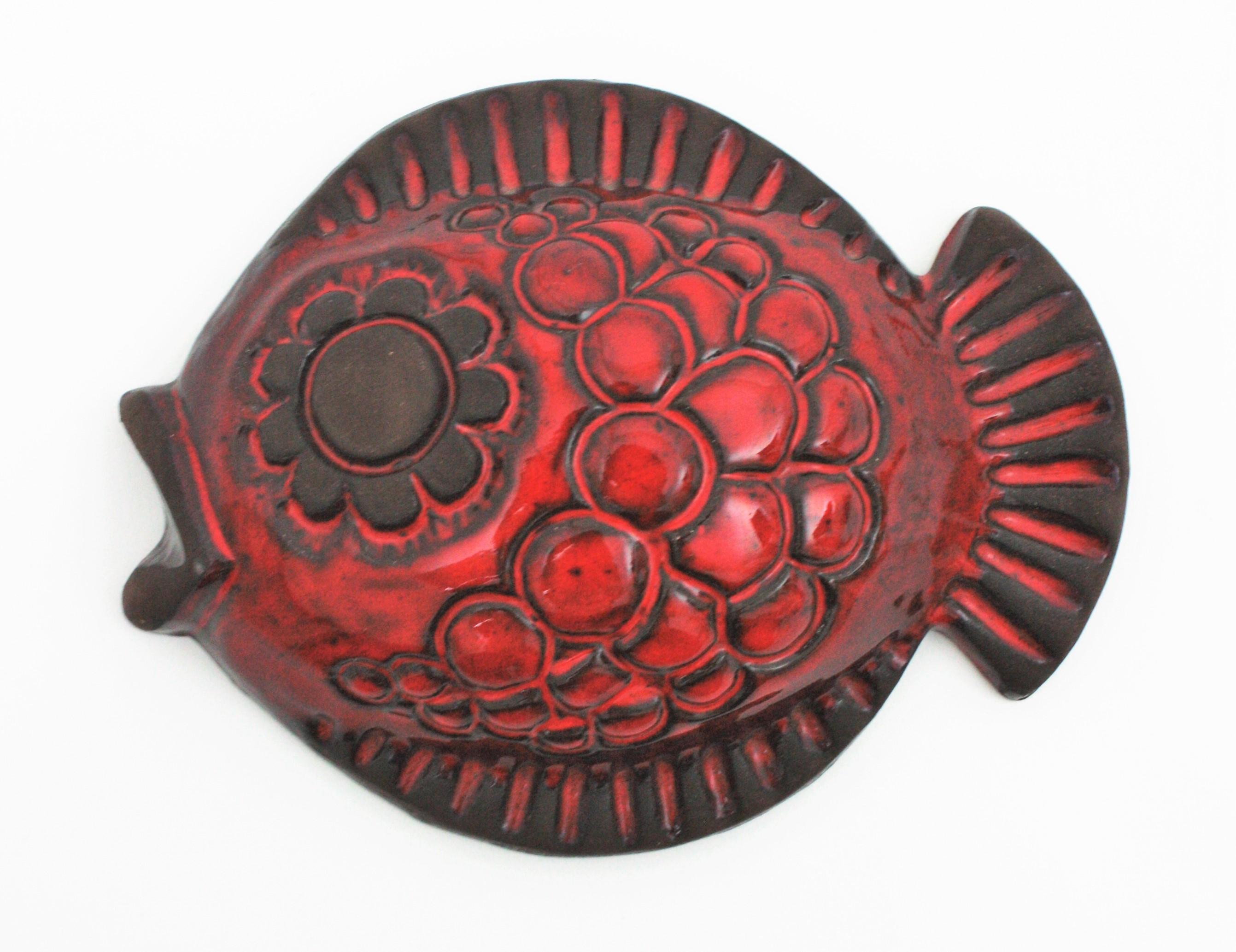 Ceramic Fish Plates Wall Composition,  Mid-Century Modern Period 7