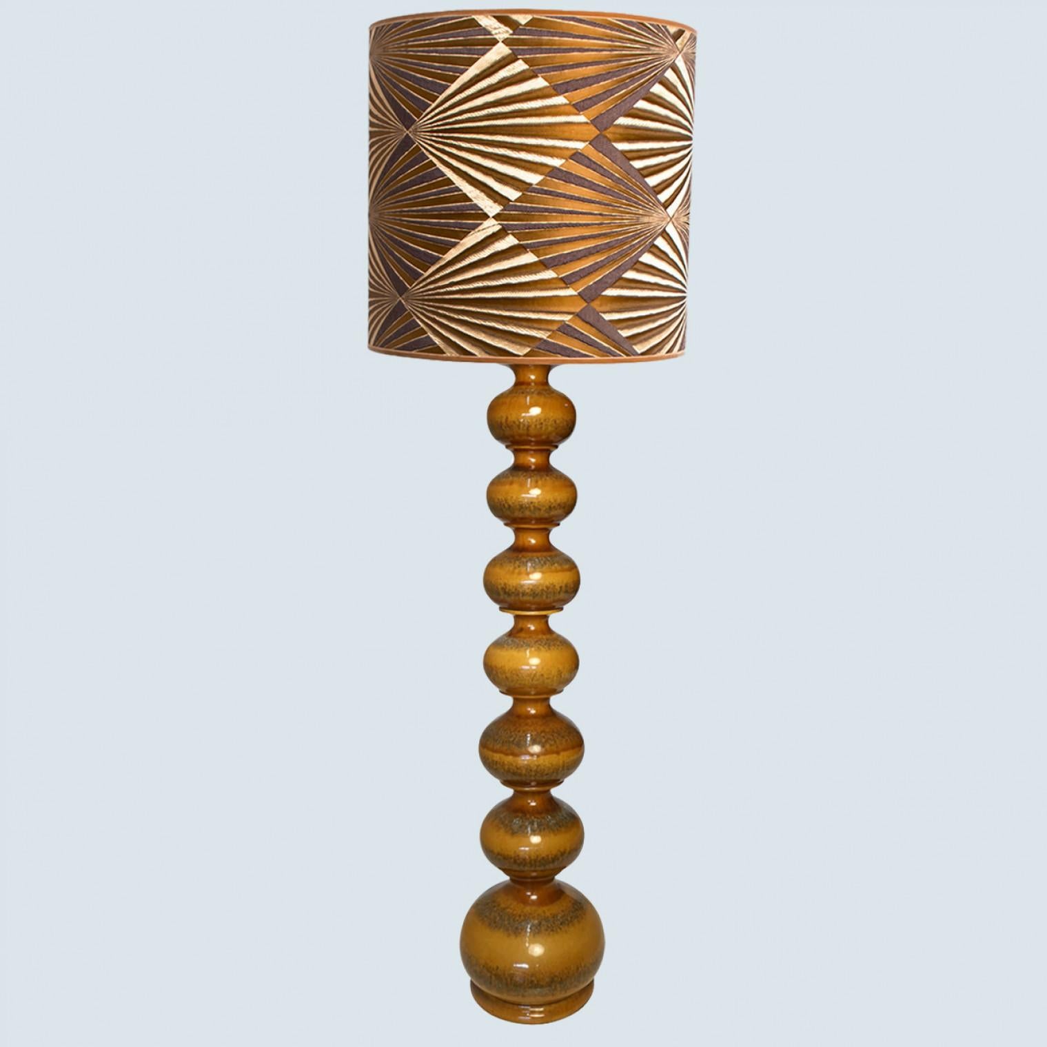 Mid-Century Modern Ceramic Floorlamp with New Silk Lampshade Dedar, Kaiser For Sale