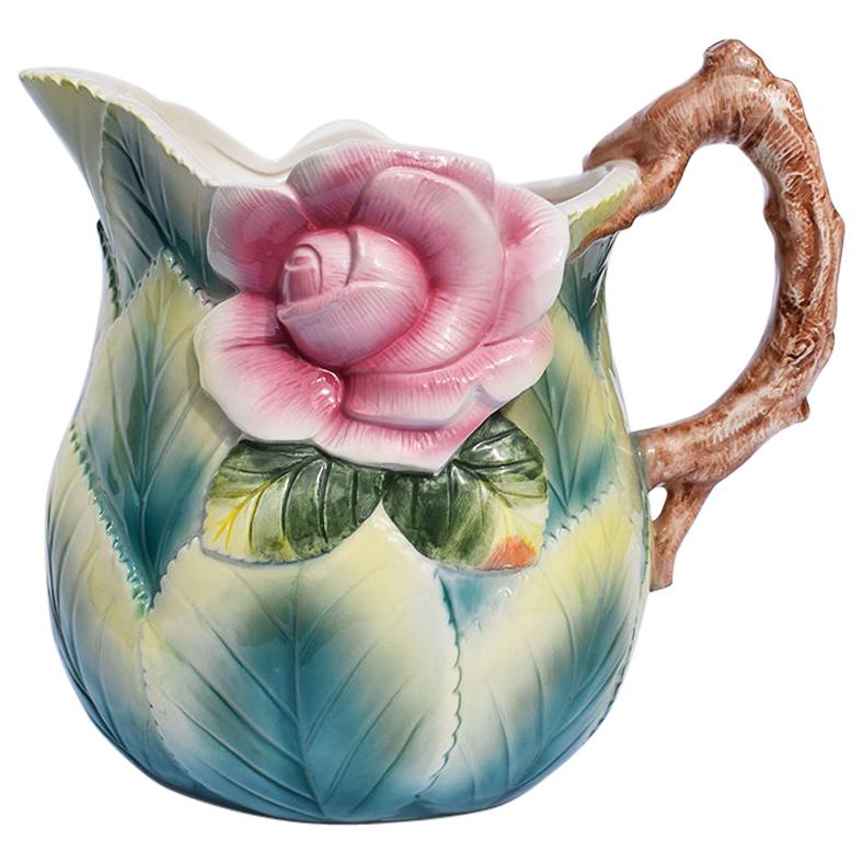Pichet à eau en céramique de Bohème à motifs floraux en rose et vert