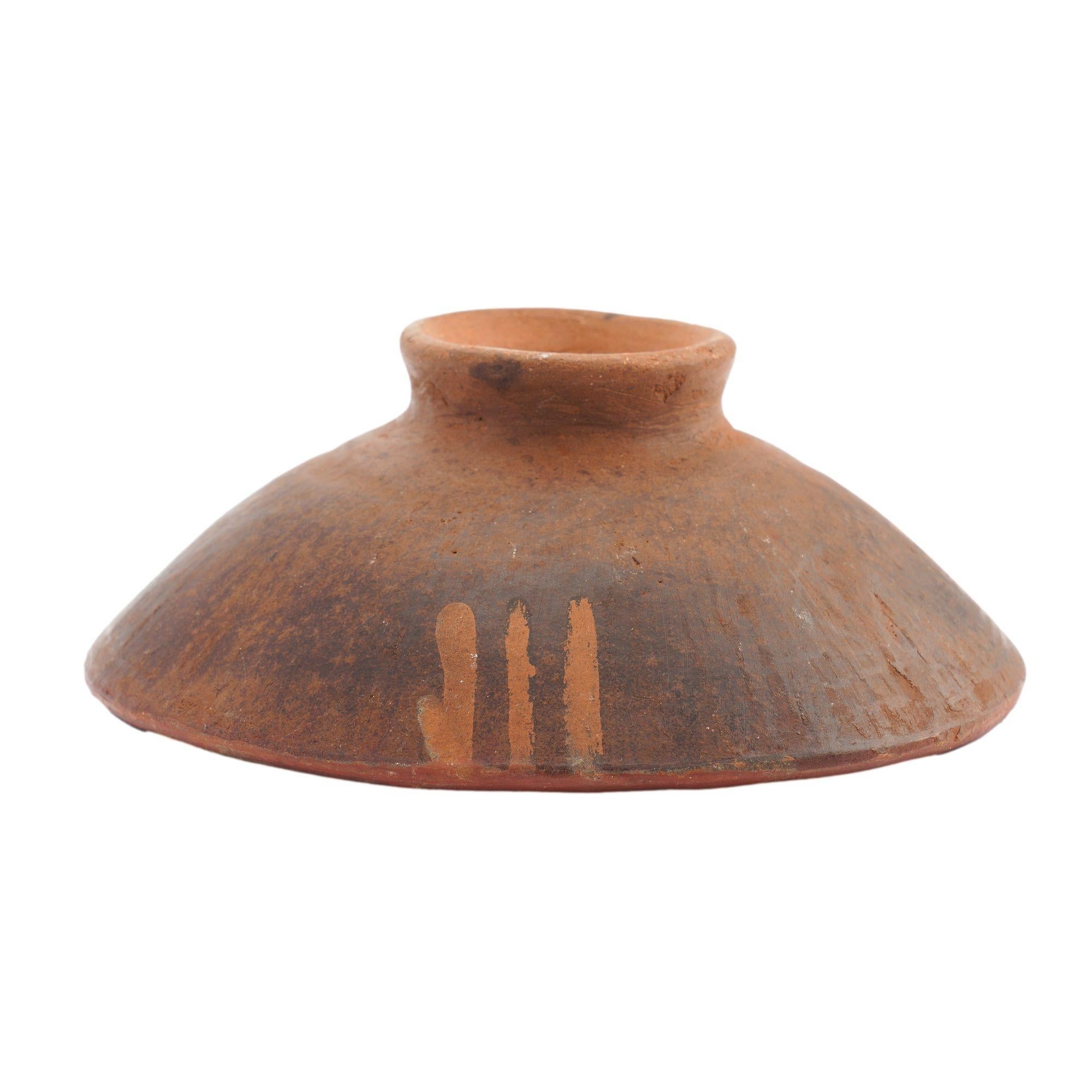 Céramique Coupe à pied en céramique d'après un modèle Pre-Columbian en vente