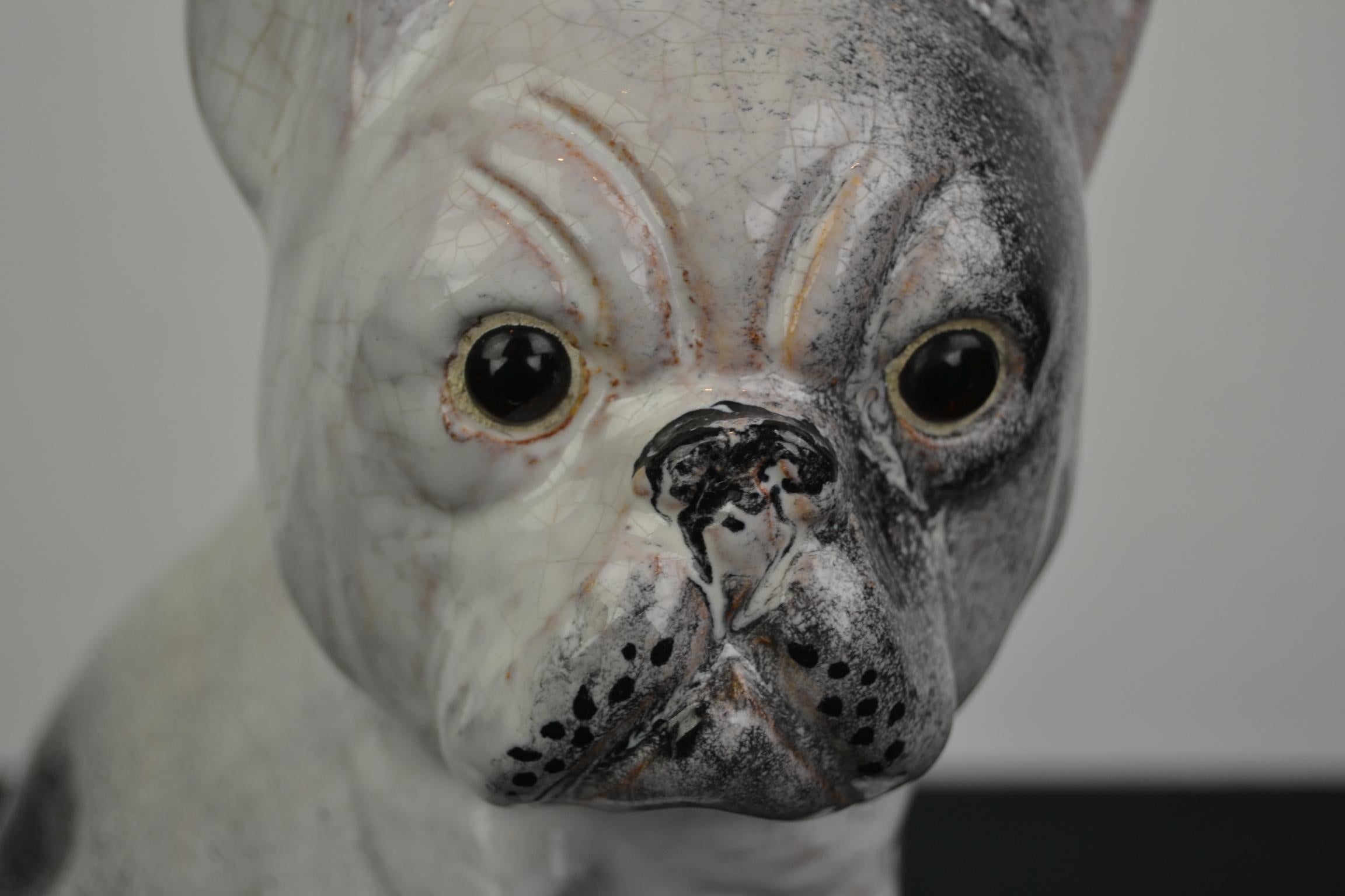 Keramik-Skulptur einer französischen Bulldogge im Zustand „Gut“ im Angebot in Antwerp, BE