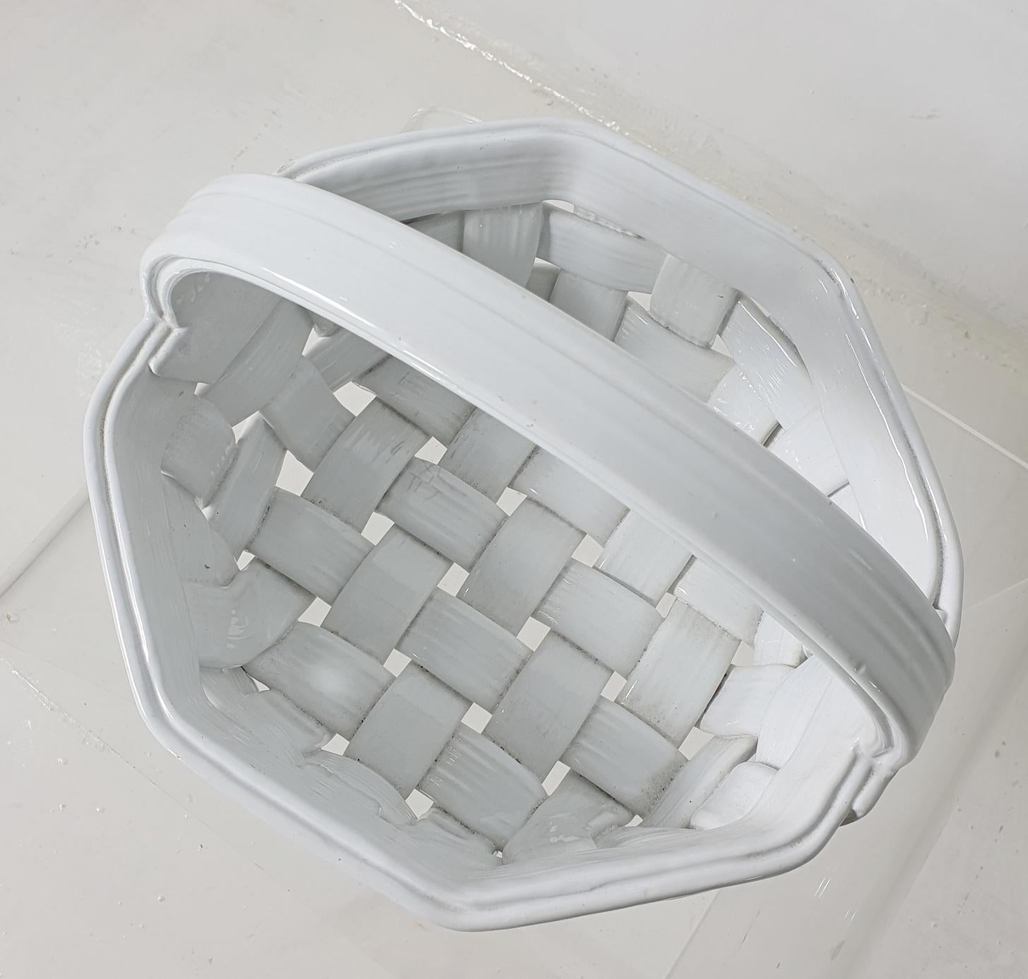 ceramic basket with handle