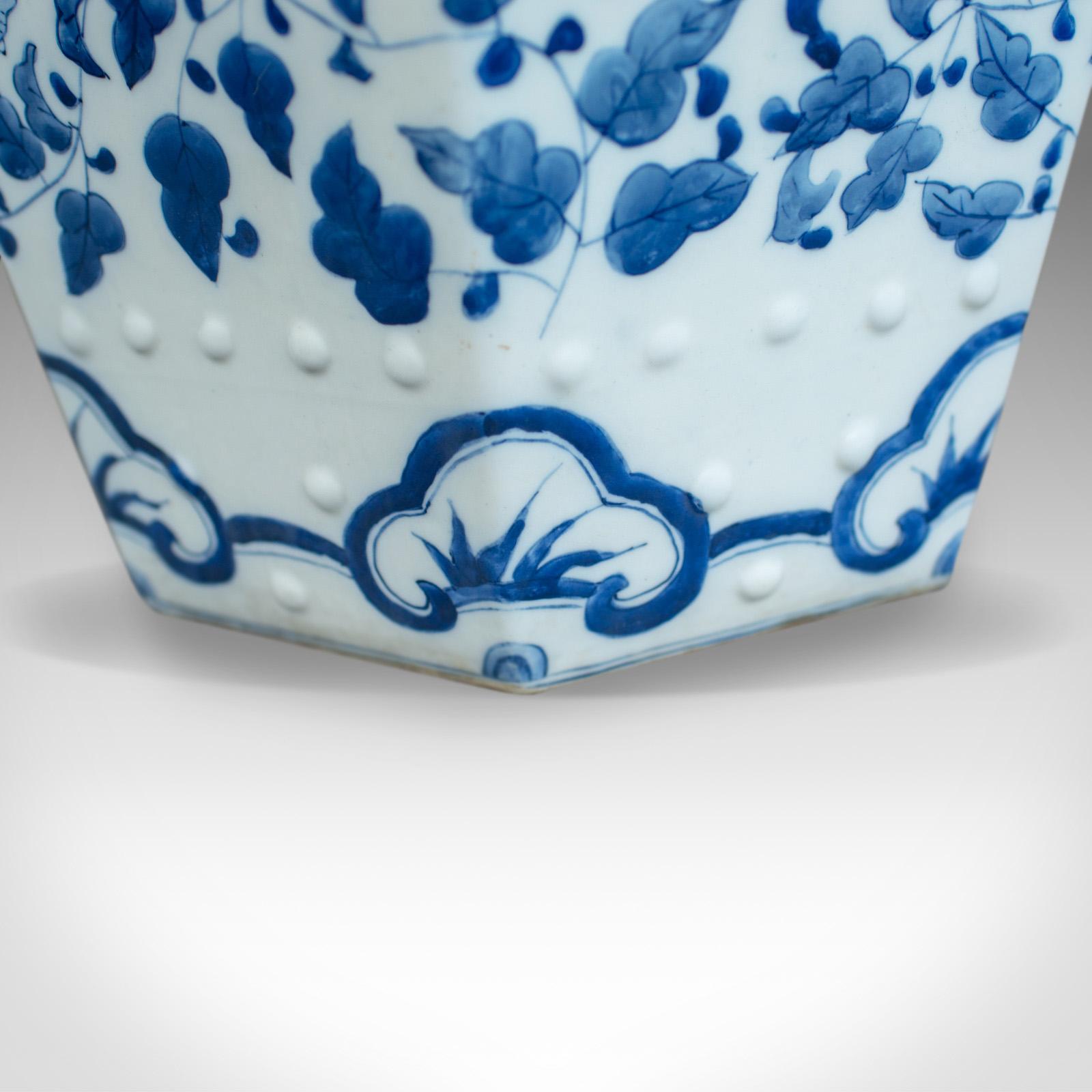 Chinese Export Ceramic Garden Stool, Chinese, Blue & White, Seat, Plant Stand, 20th Century