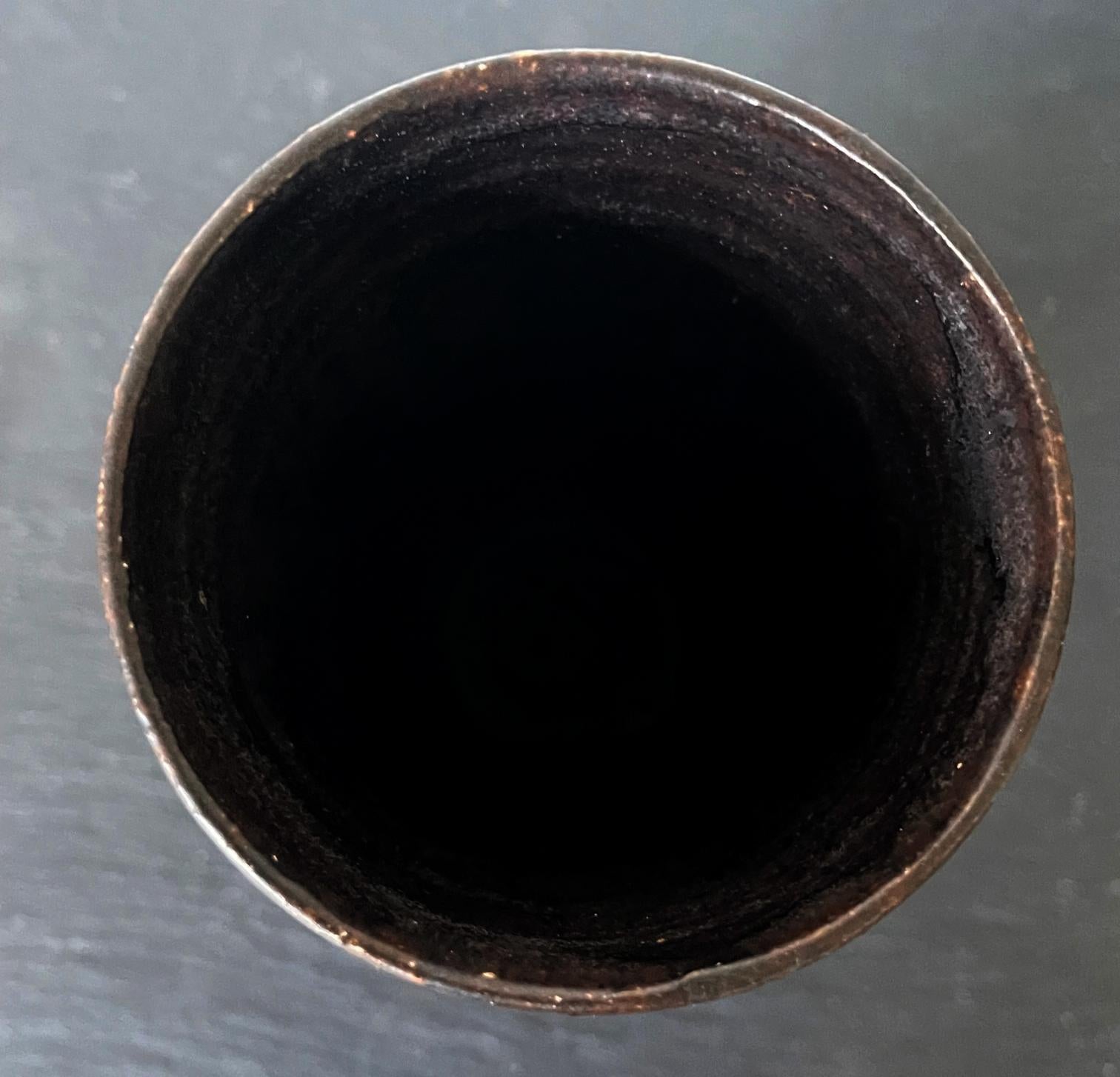 Vase géométrique avec glaçure métallique noire Beatrice Wood en vente 2