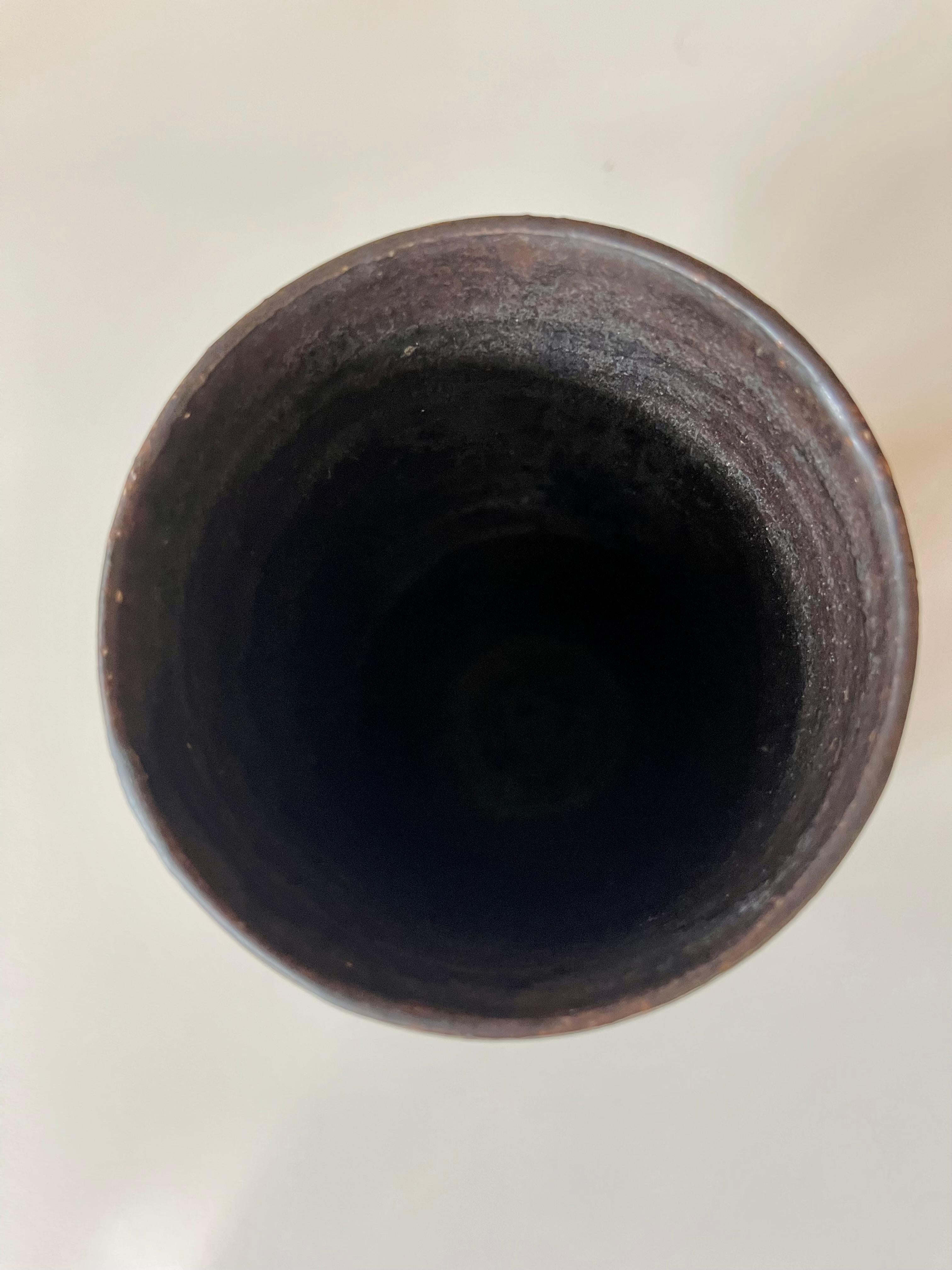 Vaso geometrico in ceramica con smalto metallico nero Beatrice Wood in vendita 5