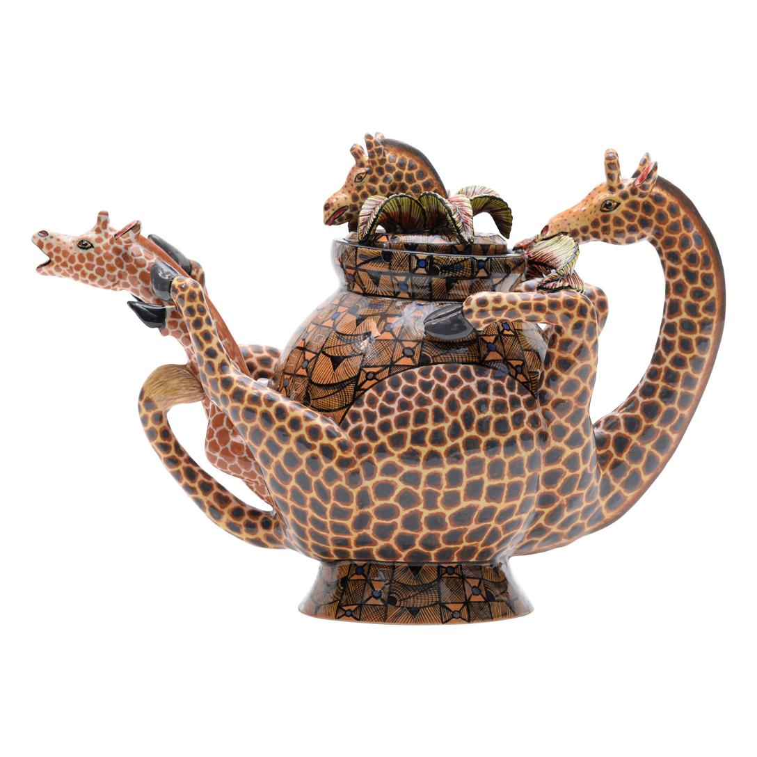 Ceramic Giraffe  teapot  , hand made in South Africa In Excellent Condition In North Miami, FL